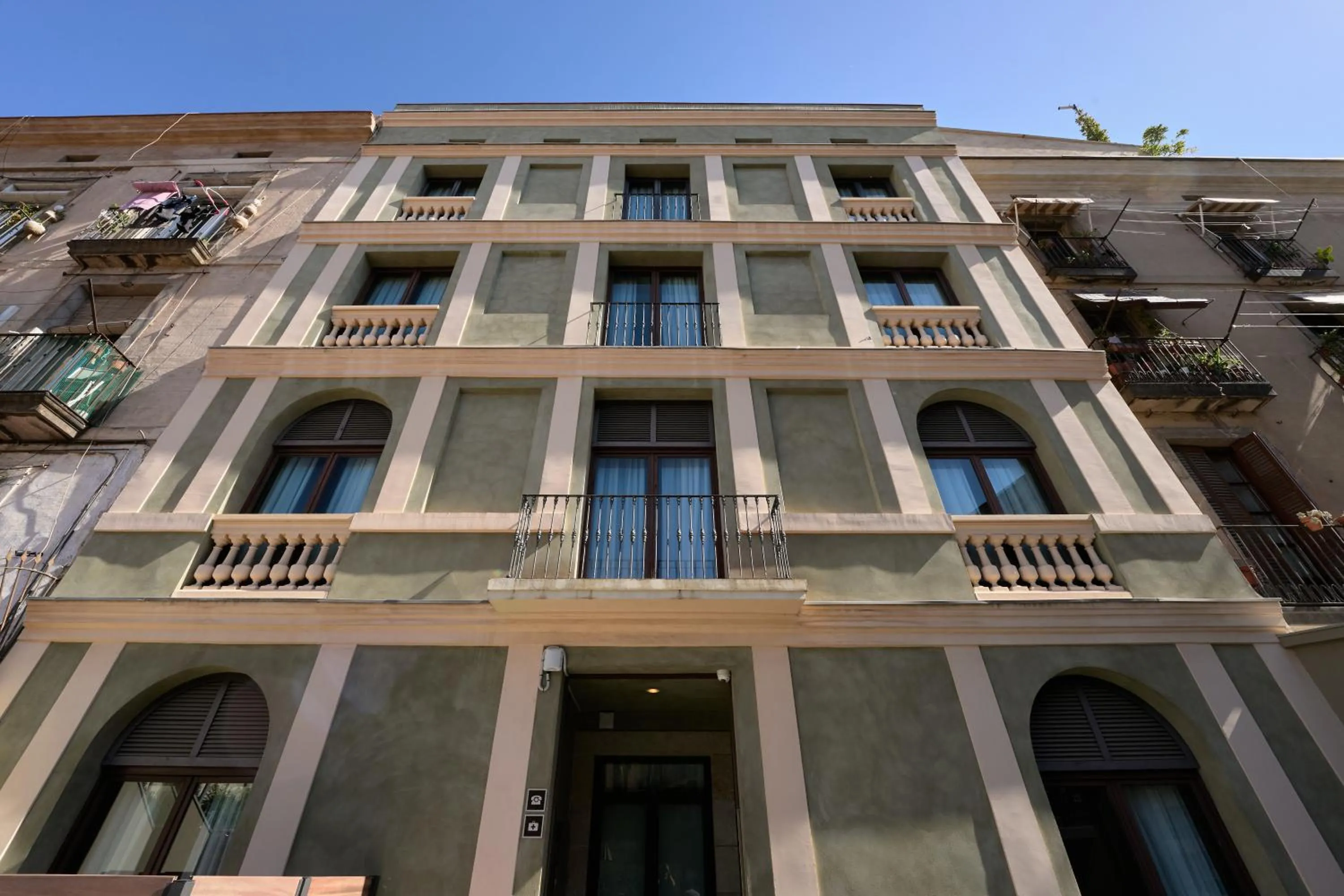 Property building in Catalonia Port