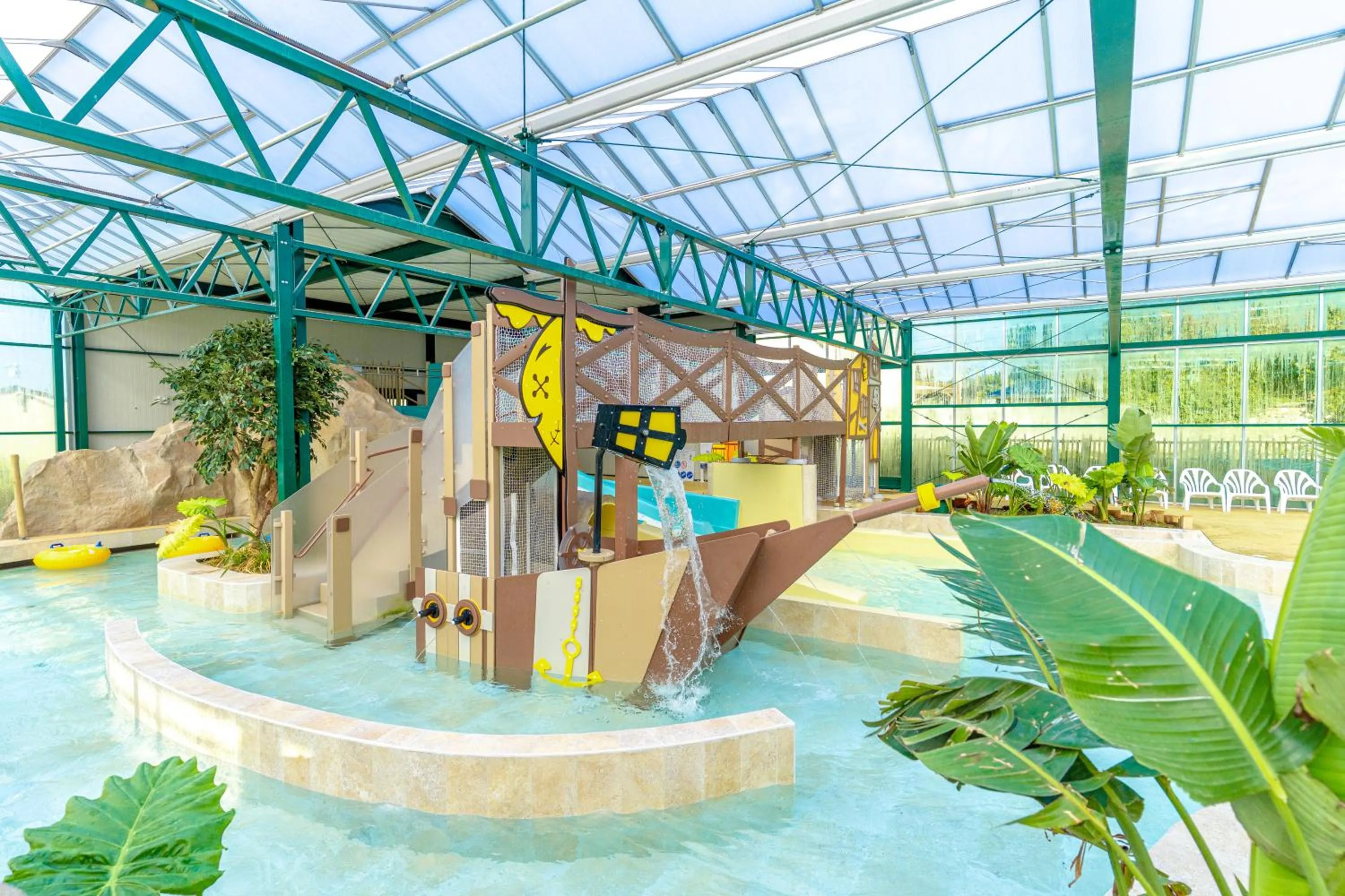 Aqua park in Camping Le Parc de Paris