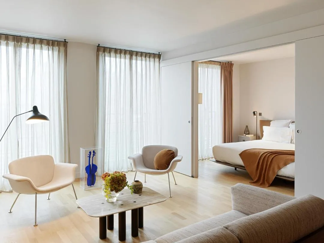 Bed in Hotel de Pourtales