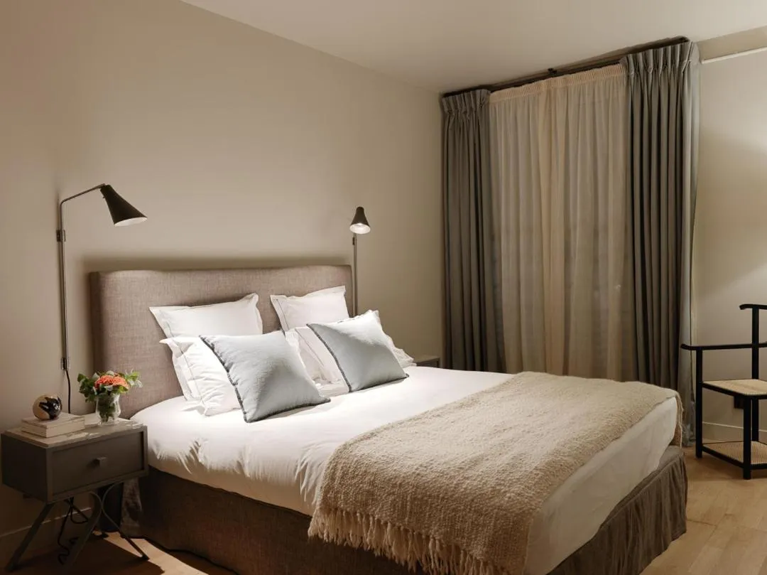 Bed in Hotel de Pourtales