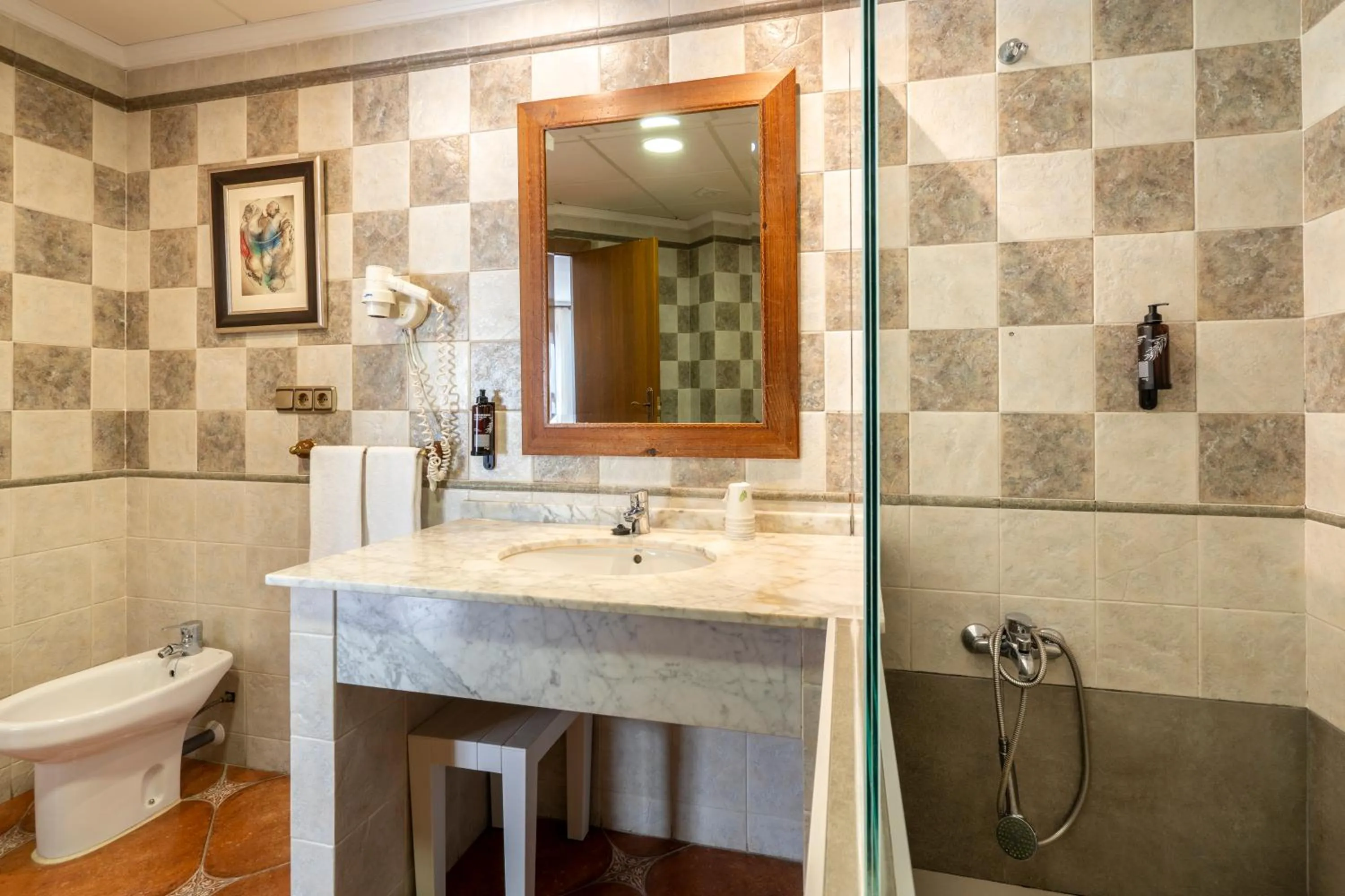 Shower in Hostal La Posada