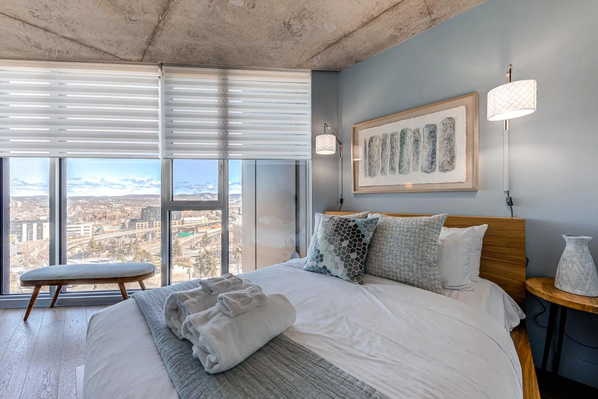 Bed in Les Immeubles Charlevoix - Le 760-412