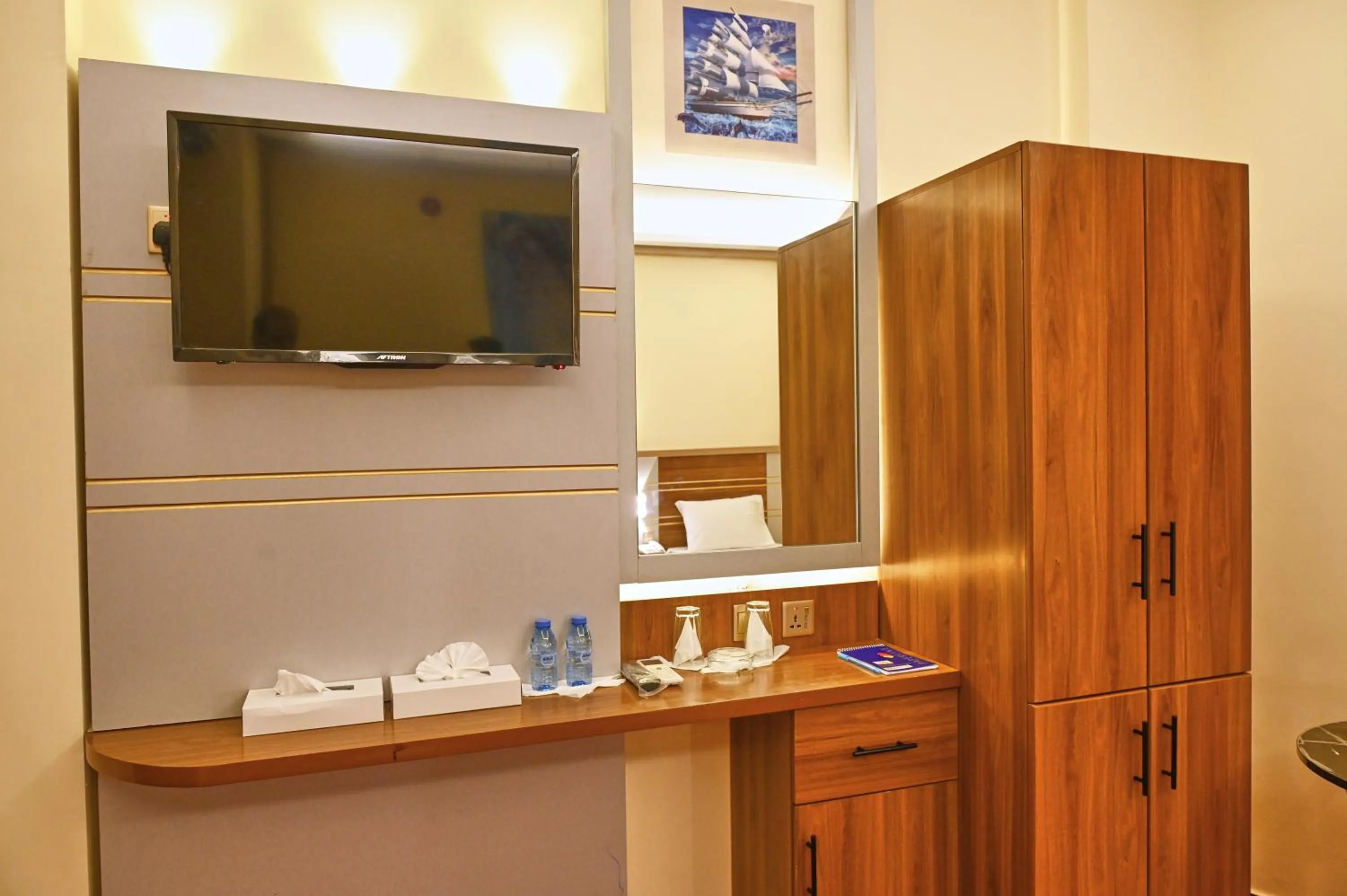 wardrobe in Tanha Palace Hotel