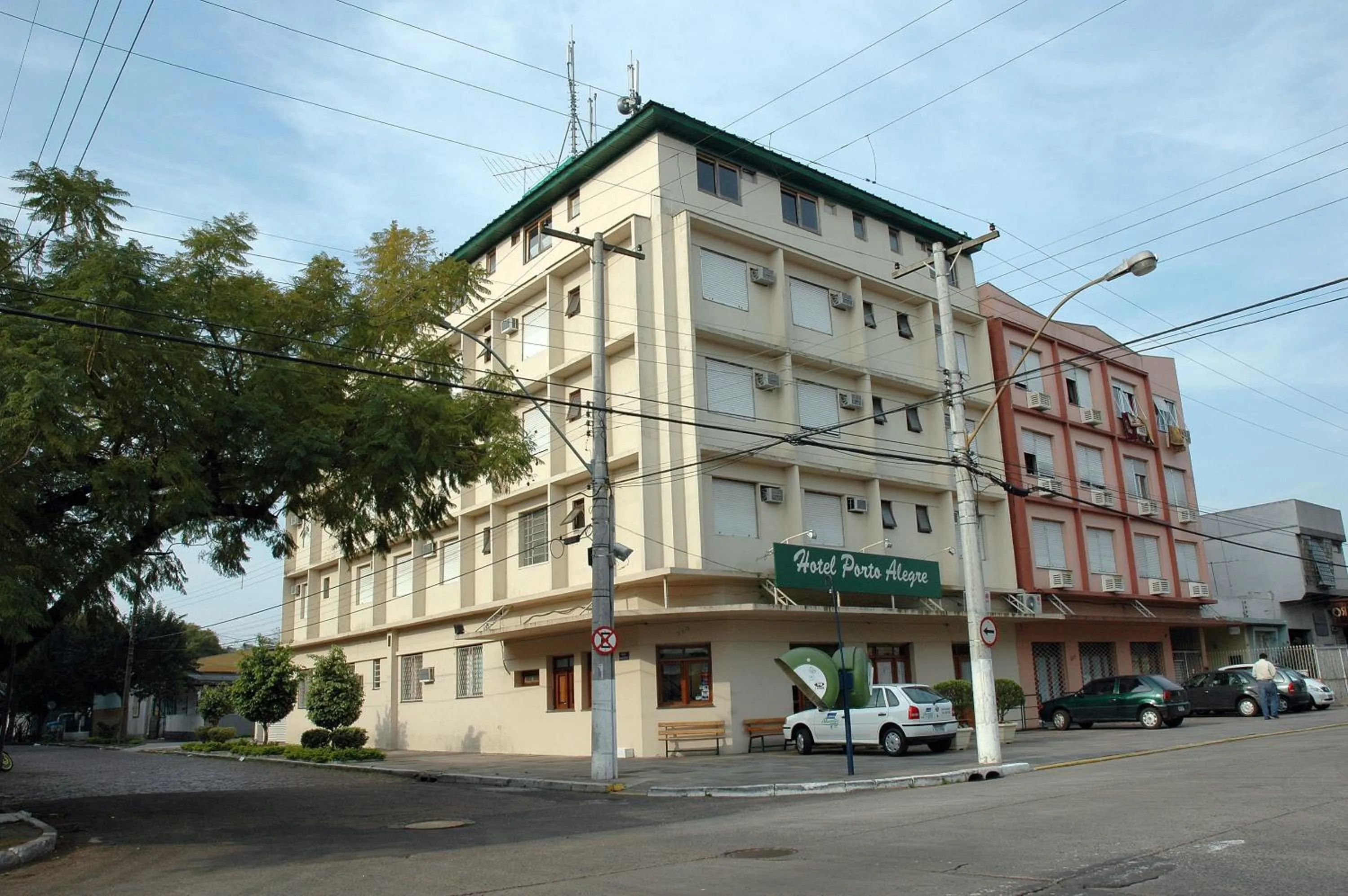 Property building in Hotel Porto Alegre