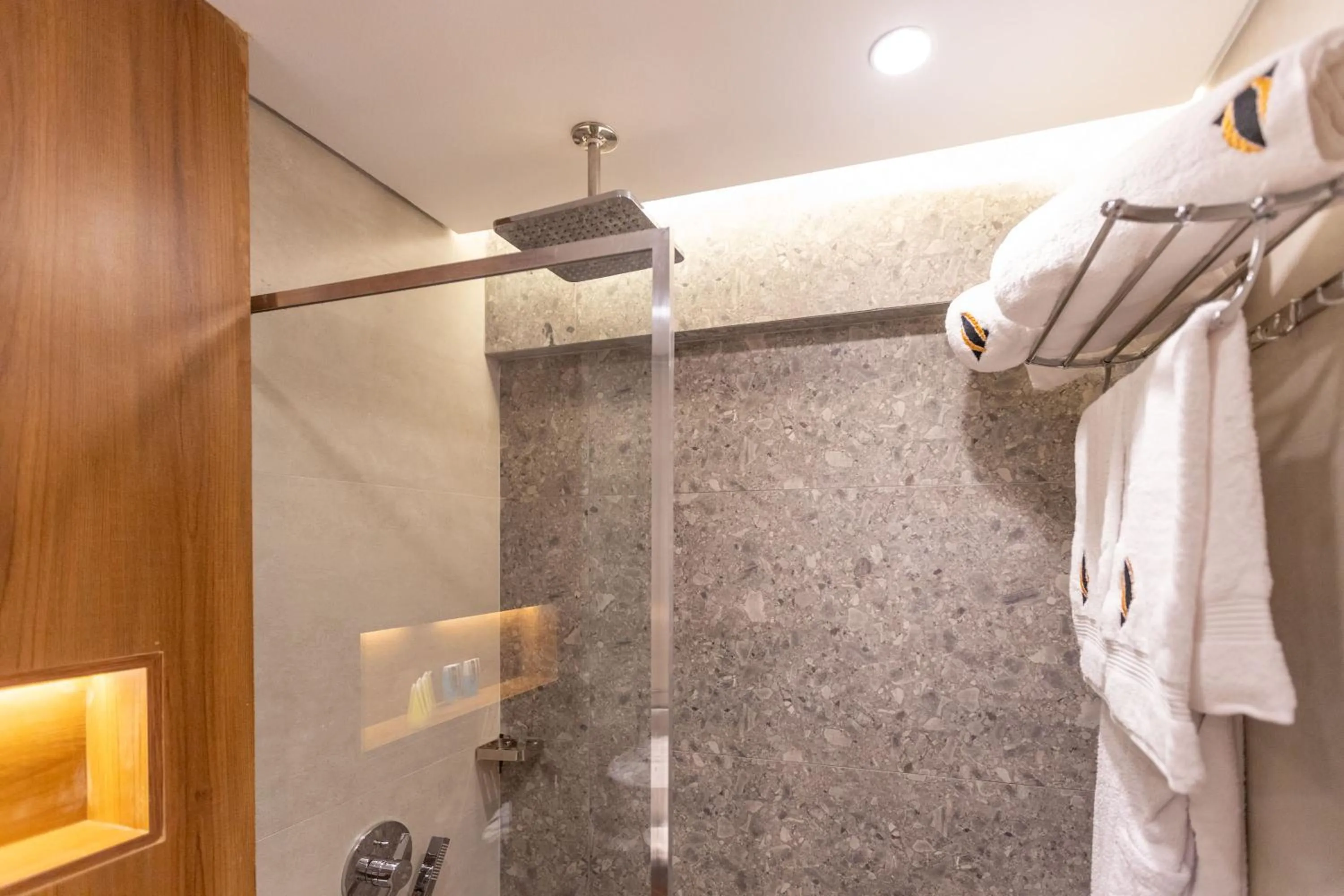 Shower in Galaxy Pyramids View INN