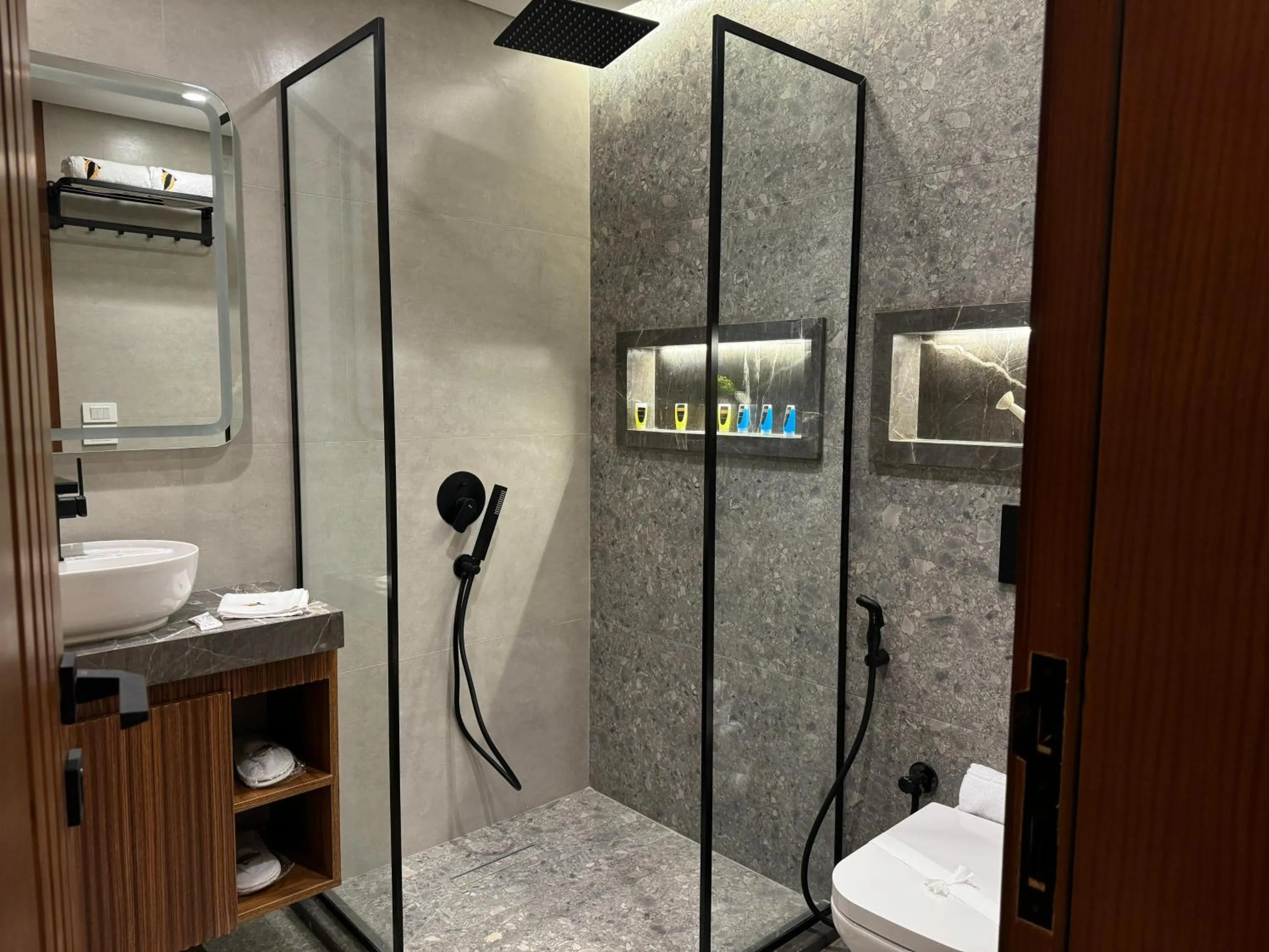 Shower in Galaxy Pyramids View INN