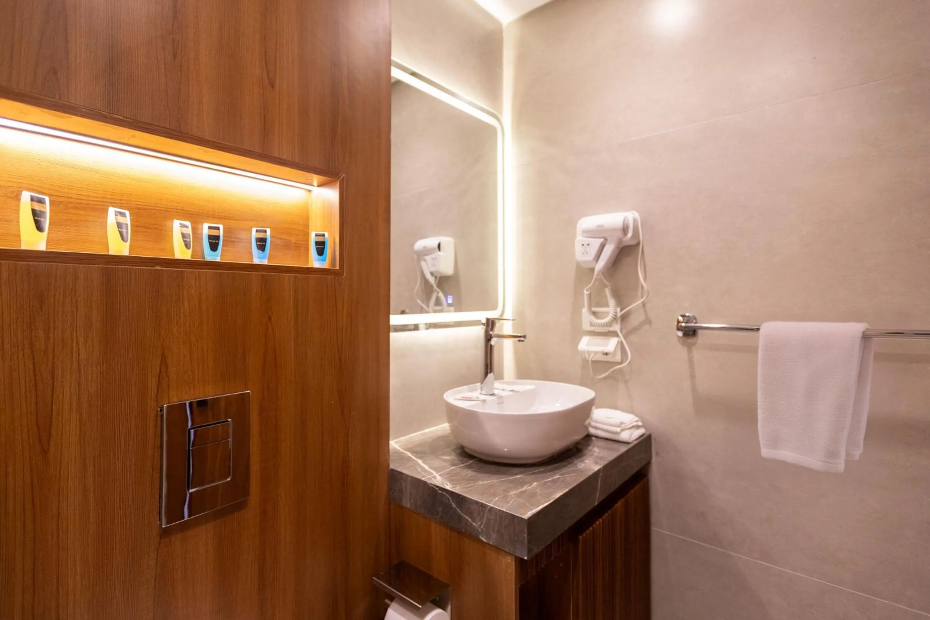 Toilet in Galaxy Pyramids View INN