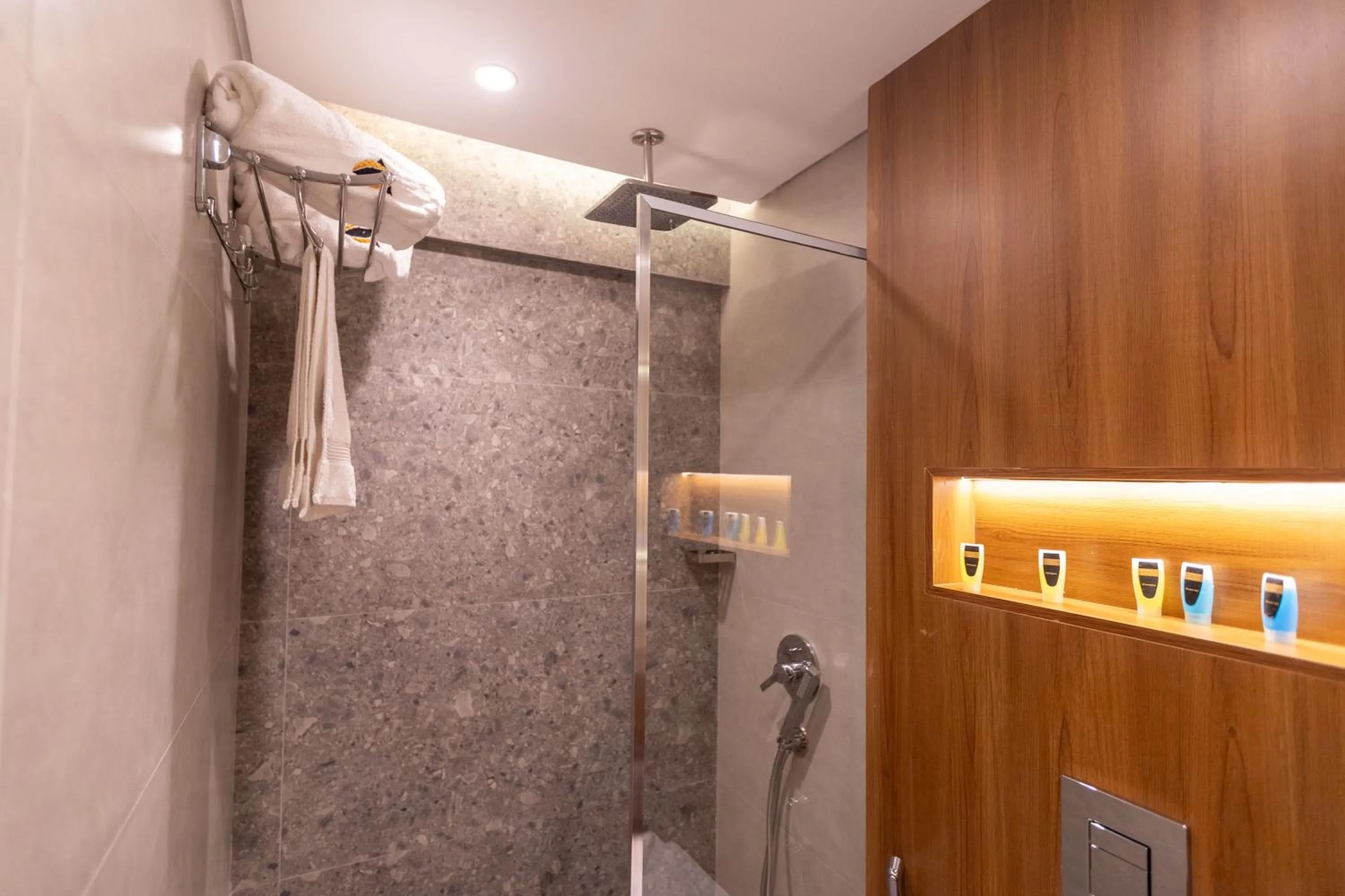 Shower in Galaxy Pyramids View INN