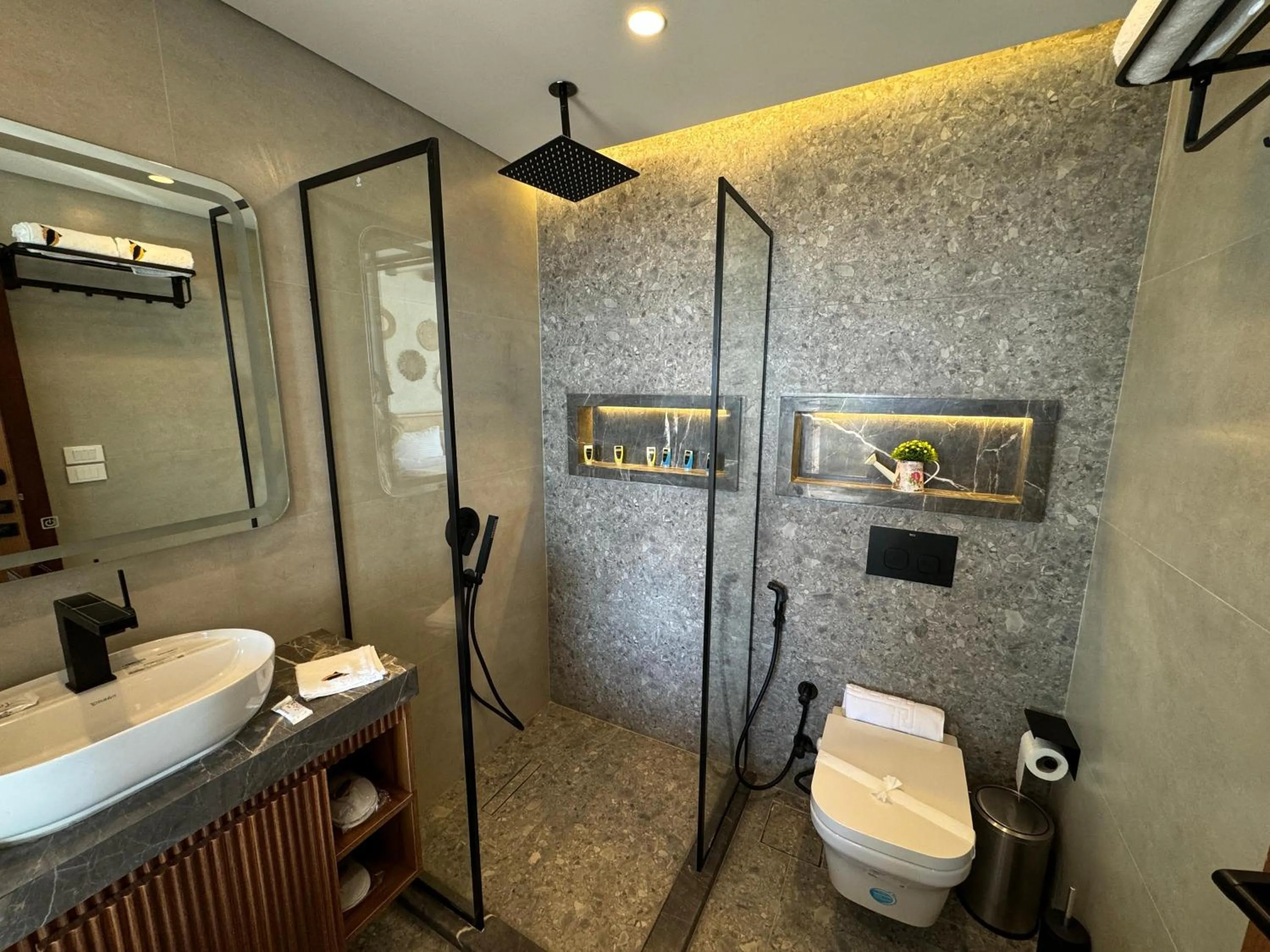 Shower in Galaxy Pyramids View INN