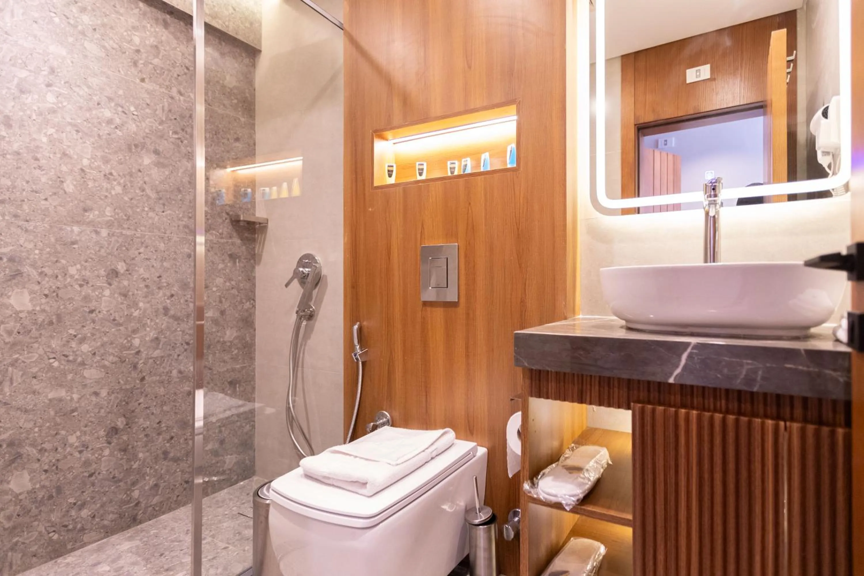 Toilet in Galaxy Pyramids View INN