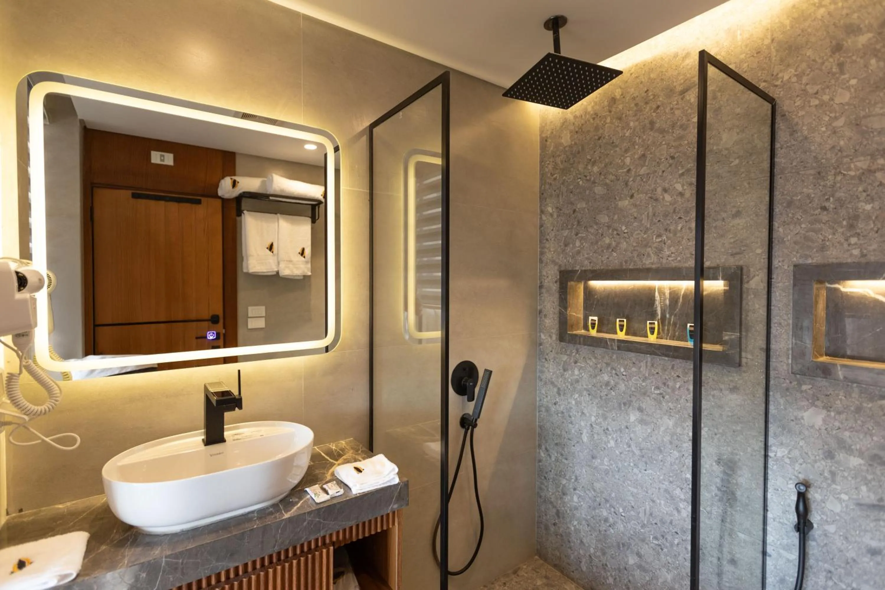 Shower in Galaxy Pyramids View INN