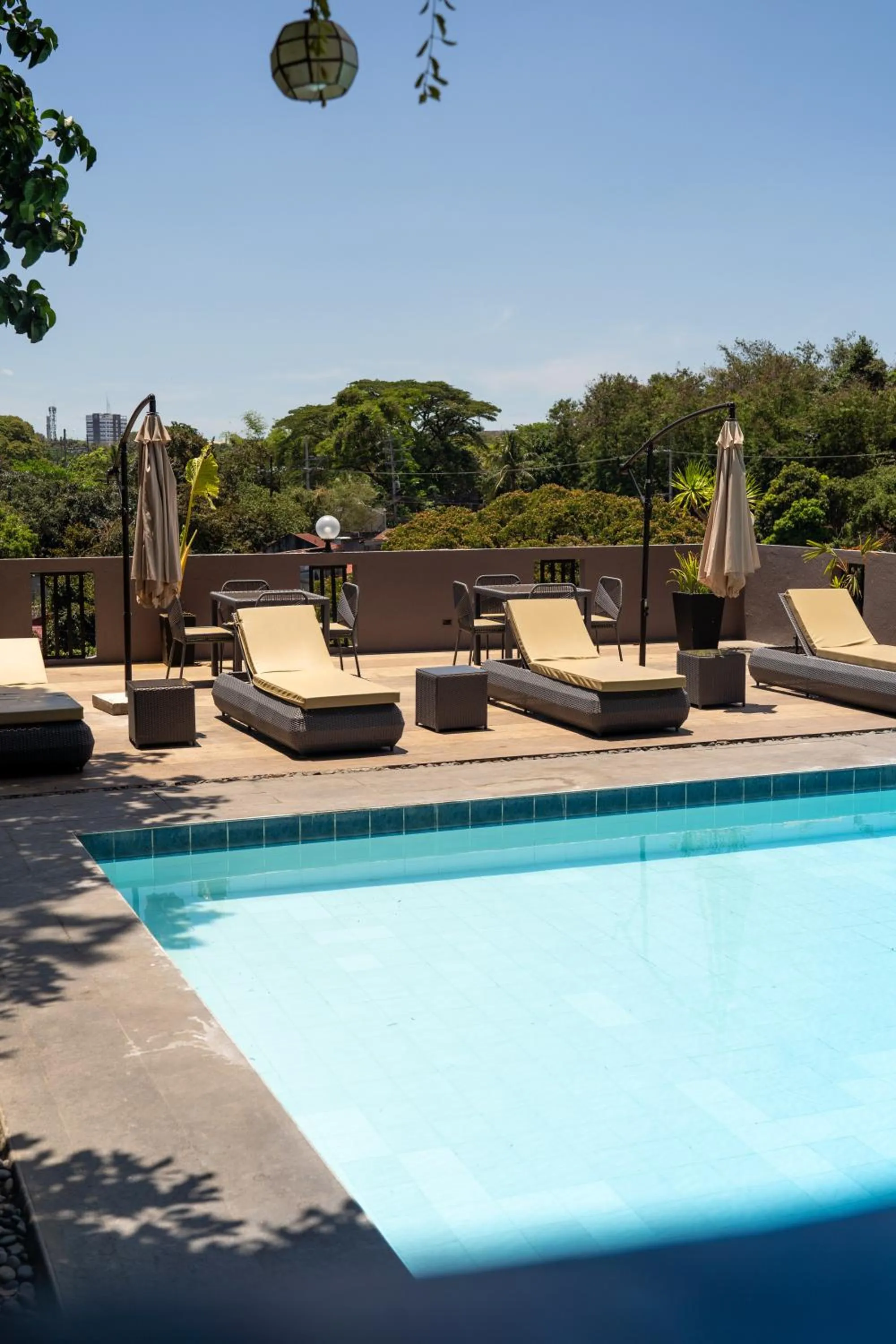 Swimming pool in Altaroca Mountain Resort Antipolo