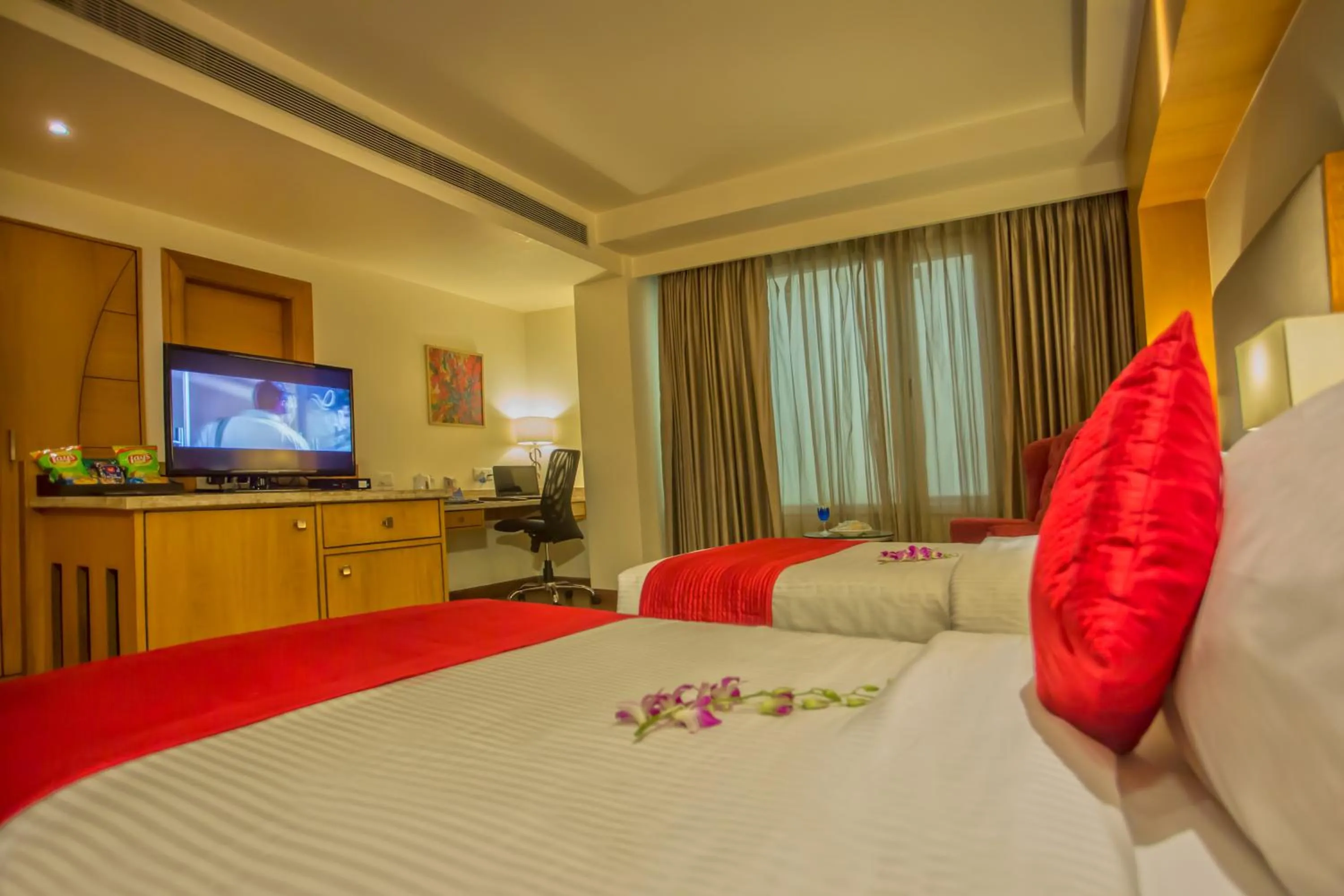 Bedroom, Bed in Sarovar Portico- Jalandhar