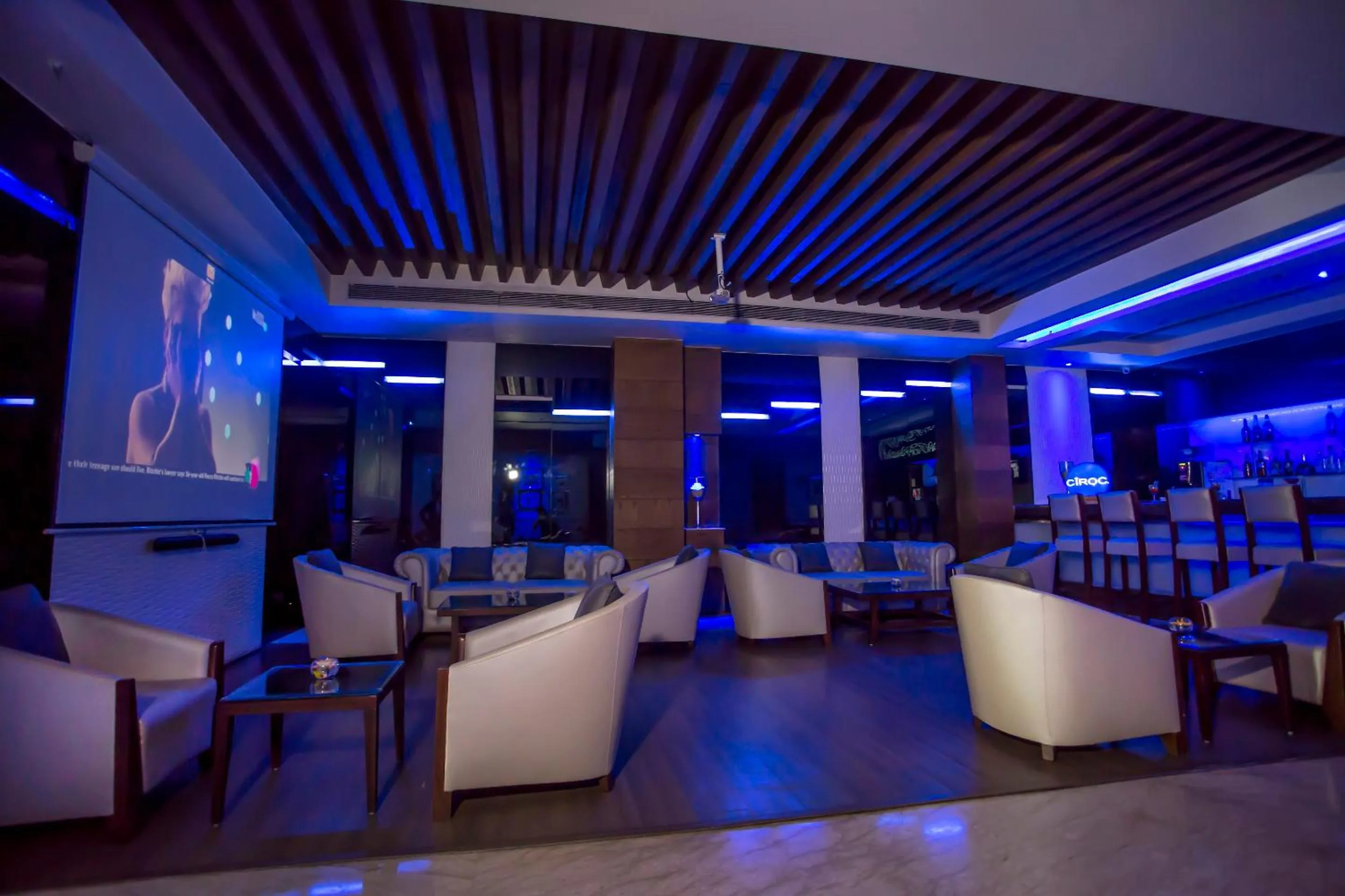 Restaurant/places to eat in Sarovar Portico- Jalandhar