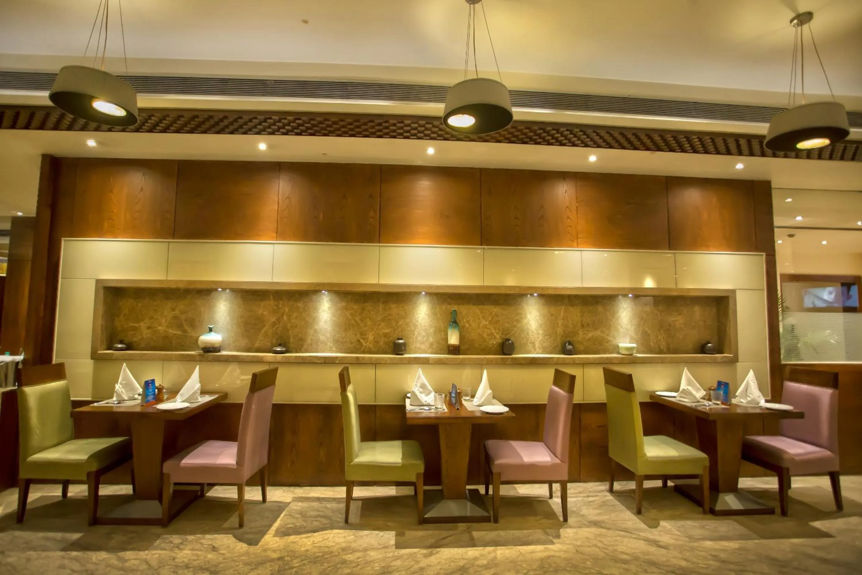 Restaurant/places to eat in Sarovar Portico- Jalandhar