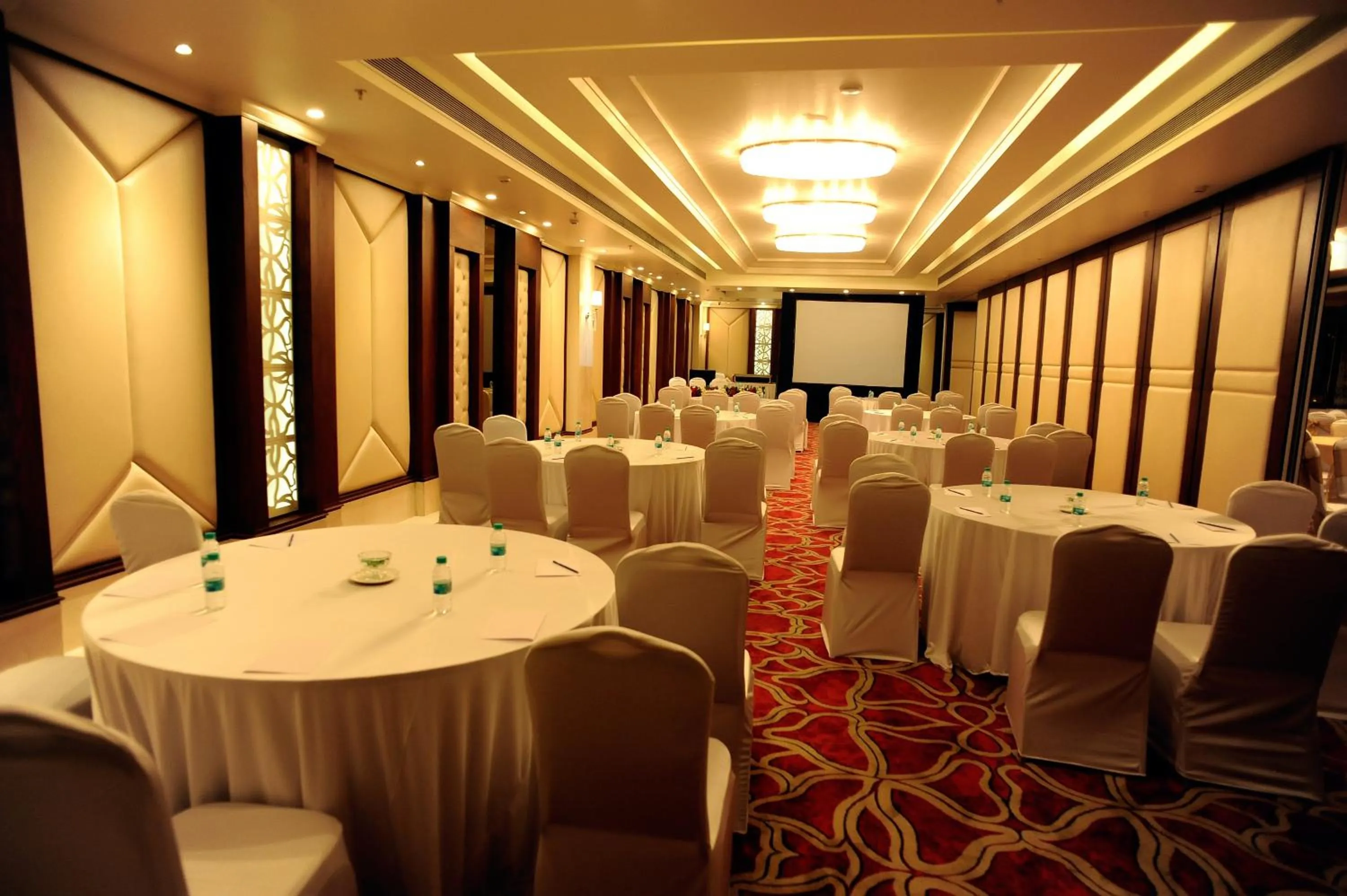 Banquet/Function facilities in Sarovar Portico- Jalandhar