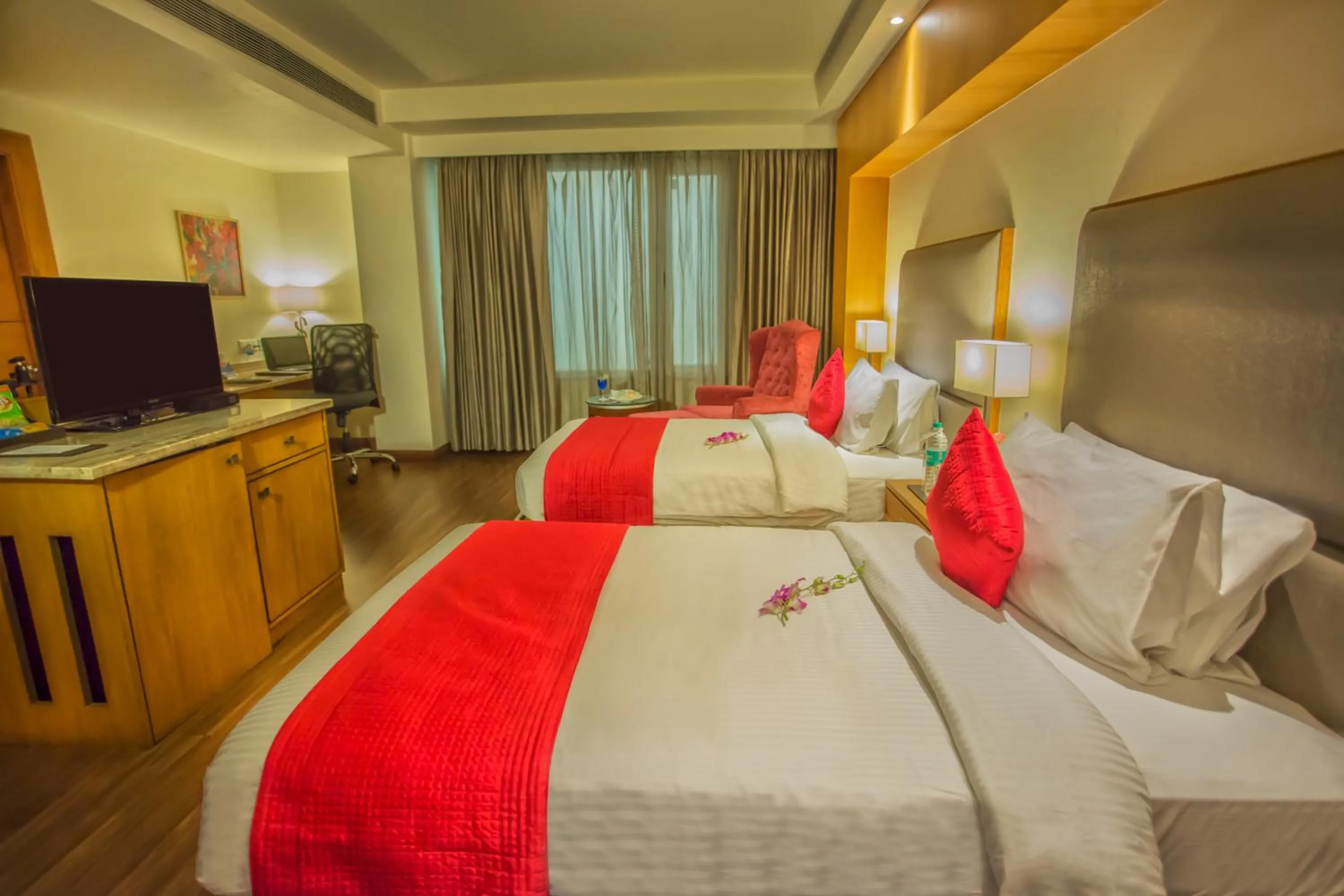 Bedroom, Bed in Sarovar Portico- Jalandhar