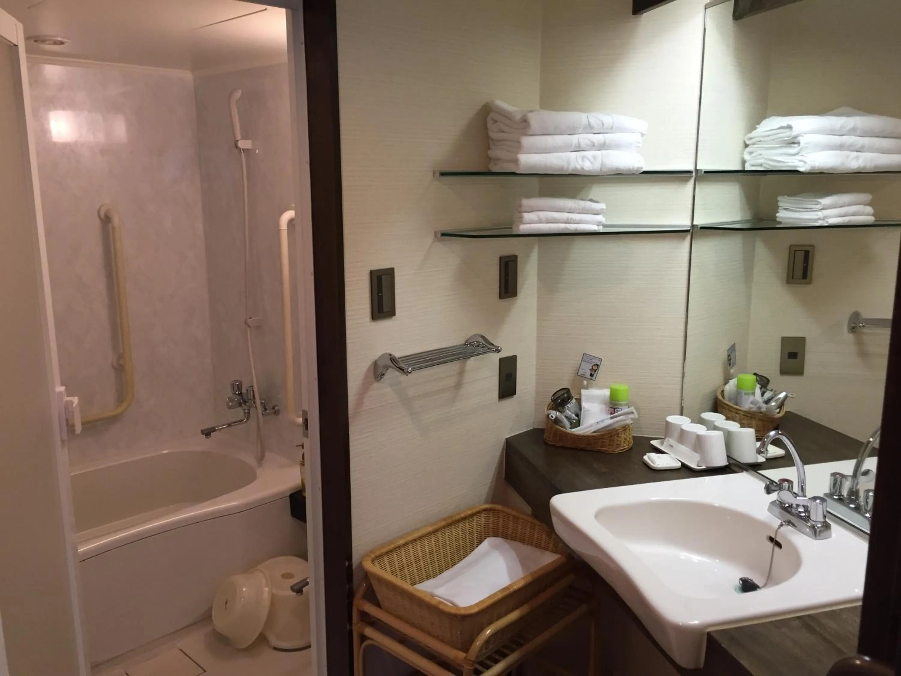 Bathroom in Hotel New Omi