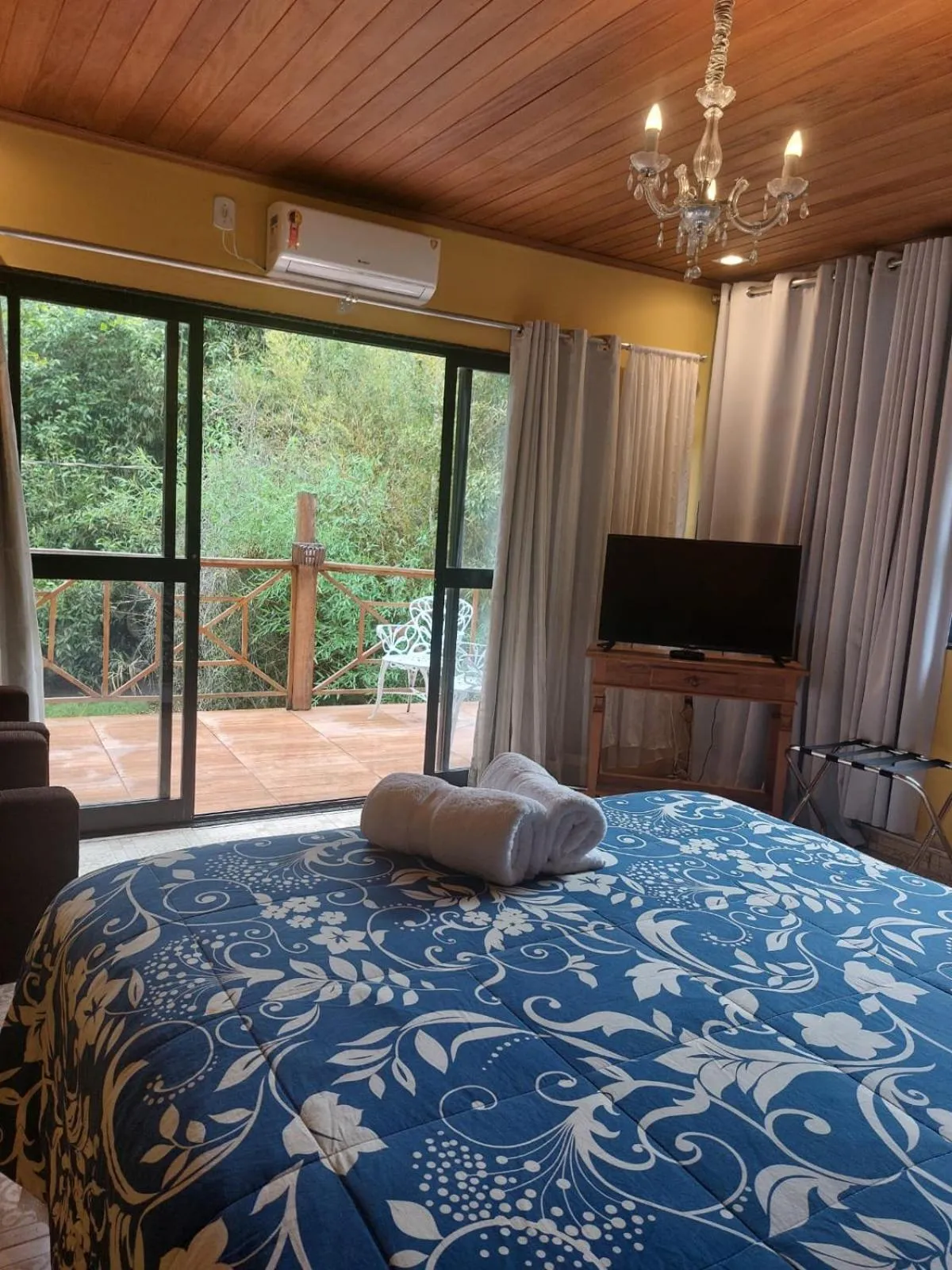 Balcony/Terrace, Bed in Pousada Lisieux