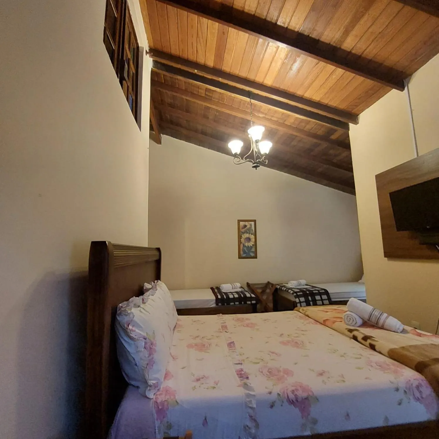 Photo of the whole room, Bed in Pousada Lisieux