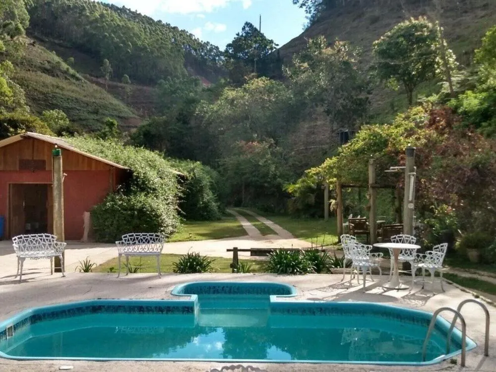 Swimming pool in Pousada Lisieux