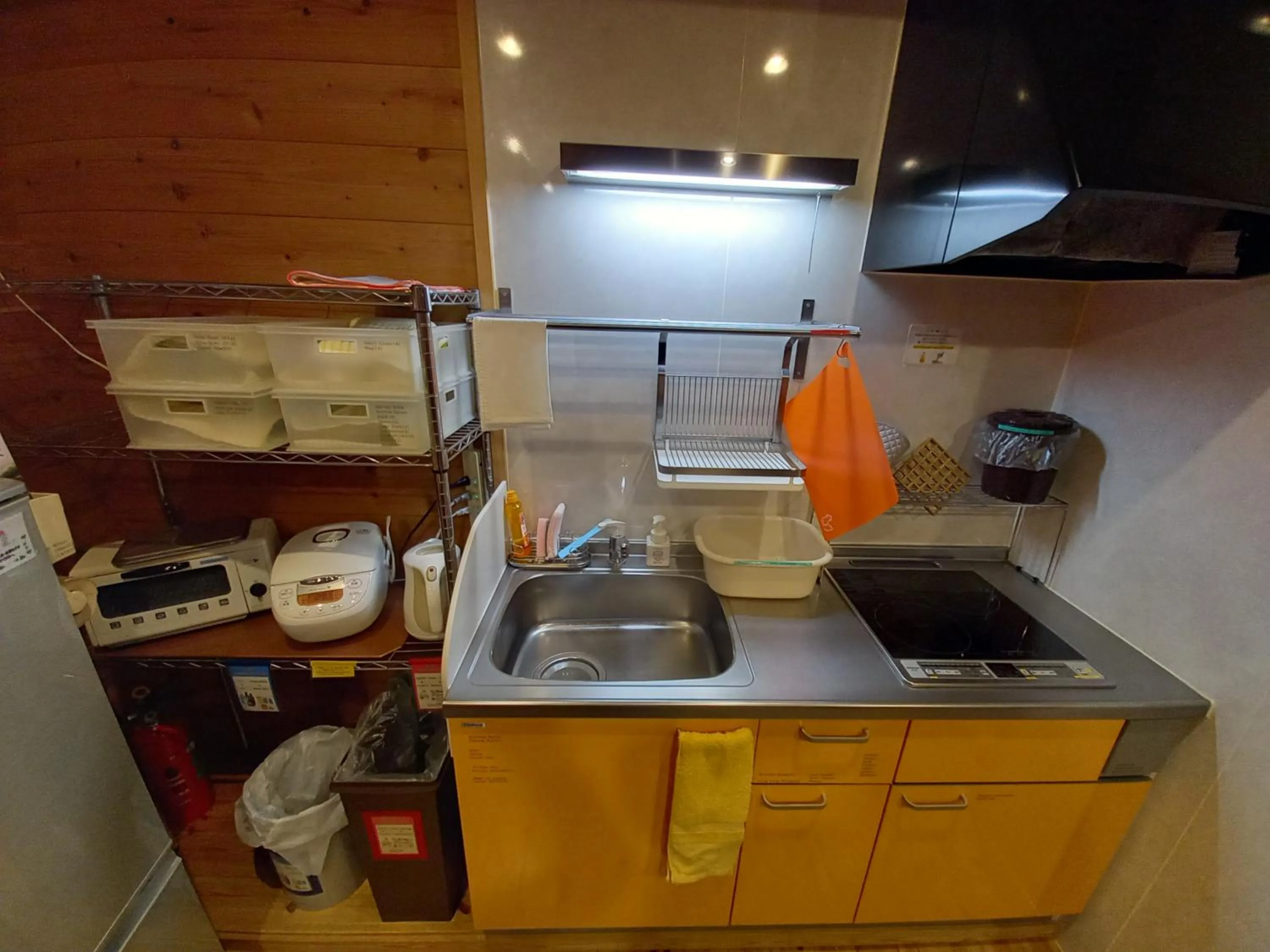 Kitchen or kitchenette in Villa Orange Cabin