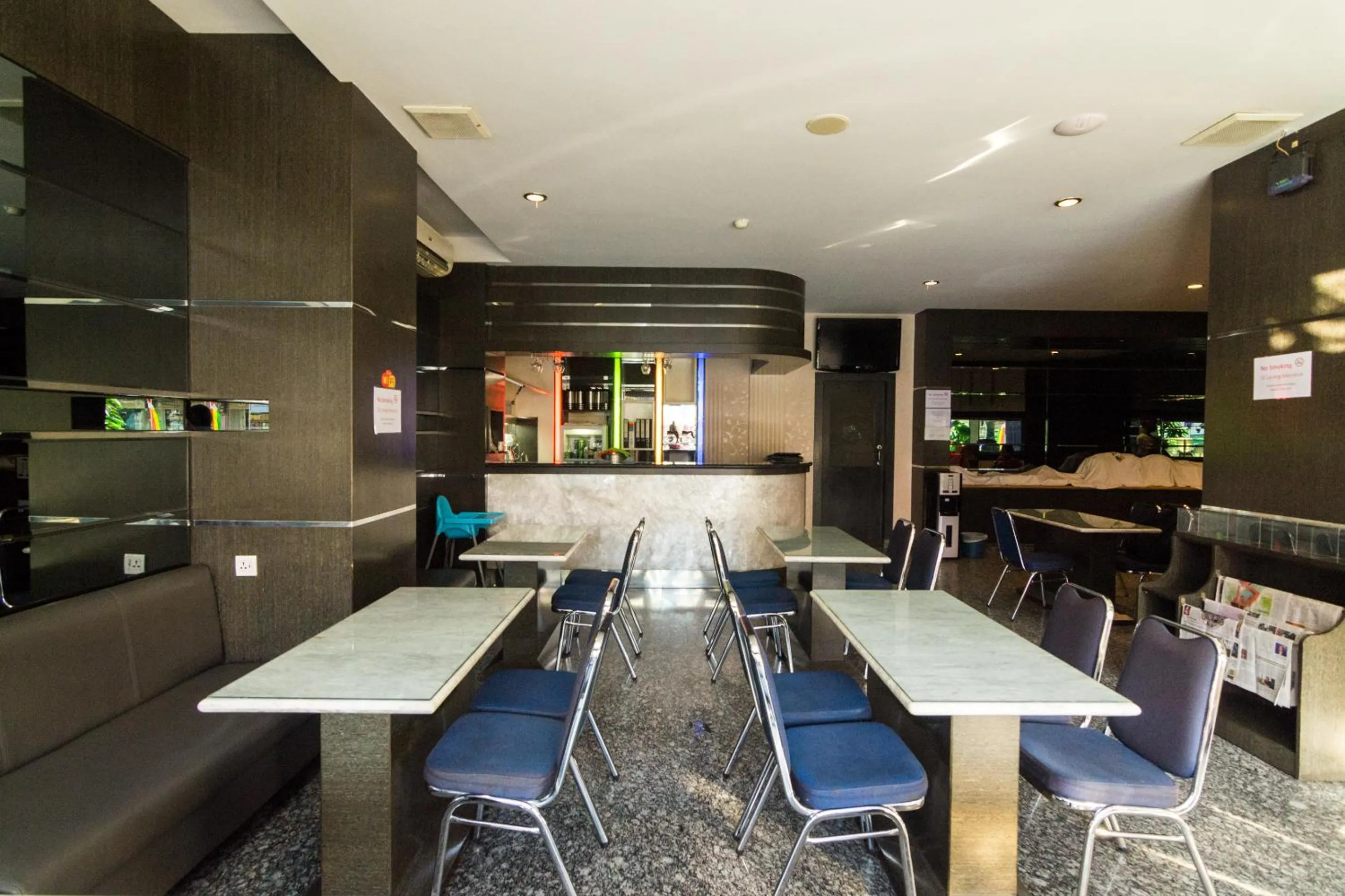 Restaurant/places to eat in Lovina Inn - Nagoya Batam