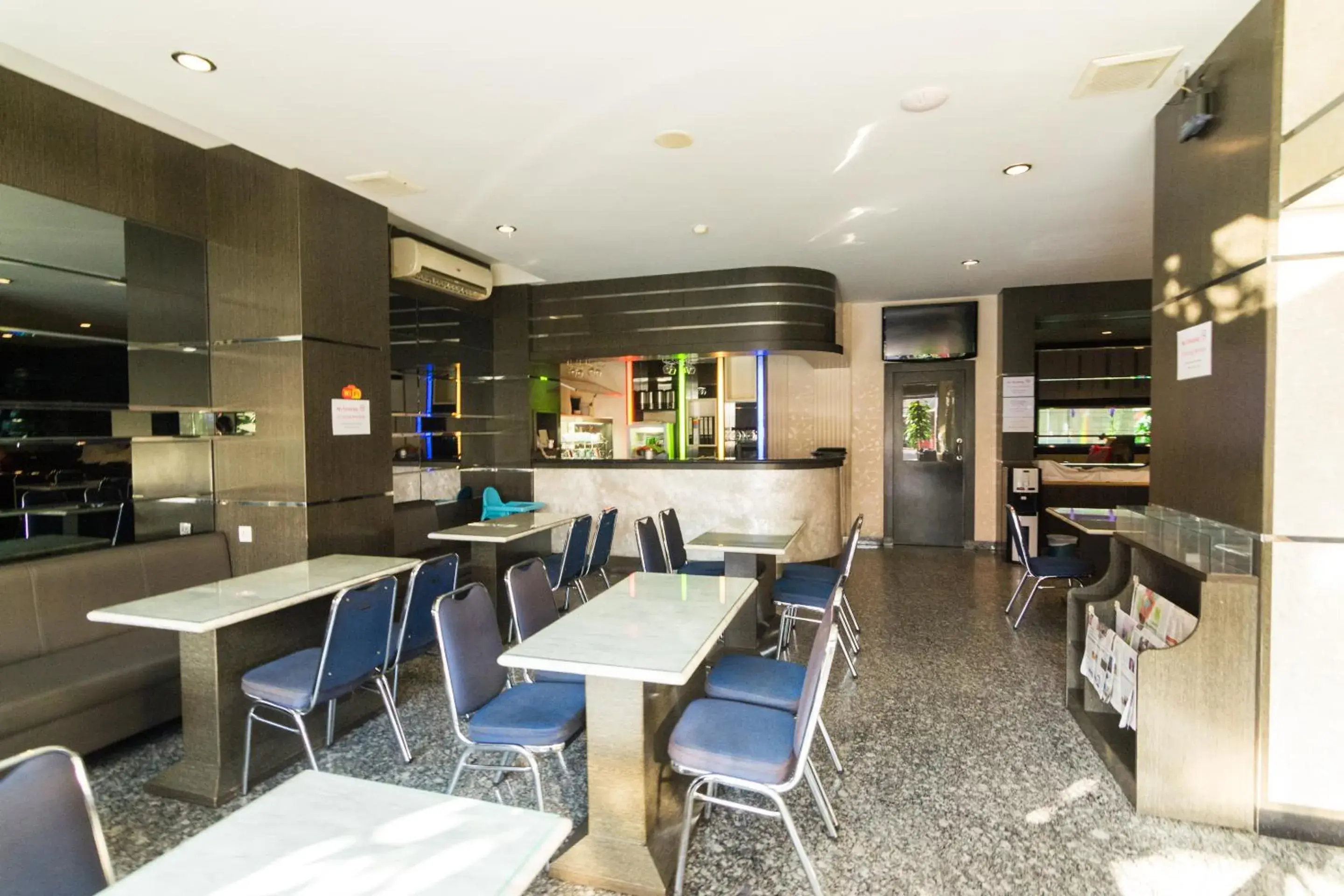 Restaurant/places to eat in Lovina Inn - Nagoya Batam Restaurant/places to eat in Lovina Inn - Nagoya Batam