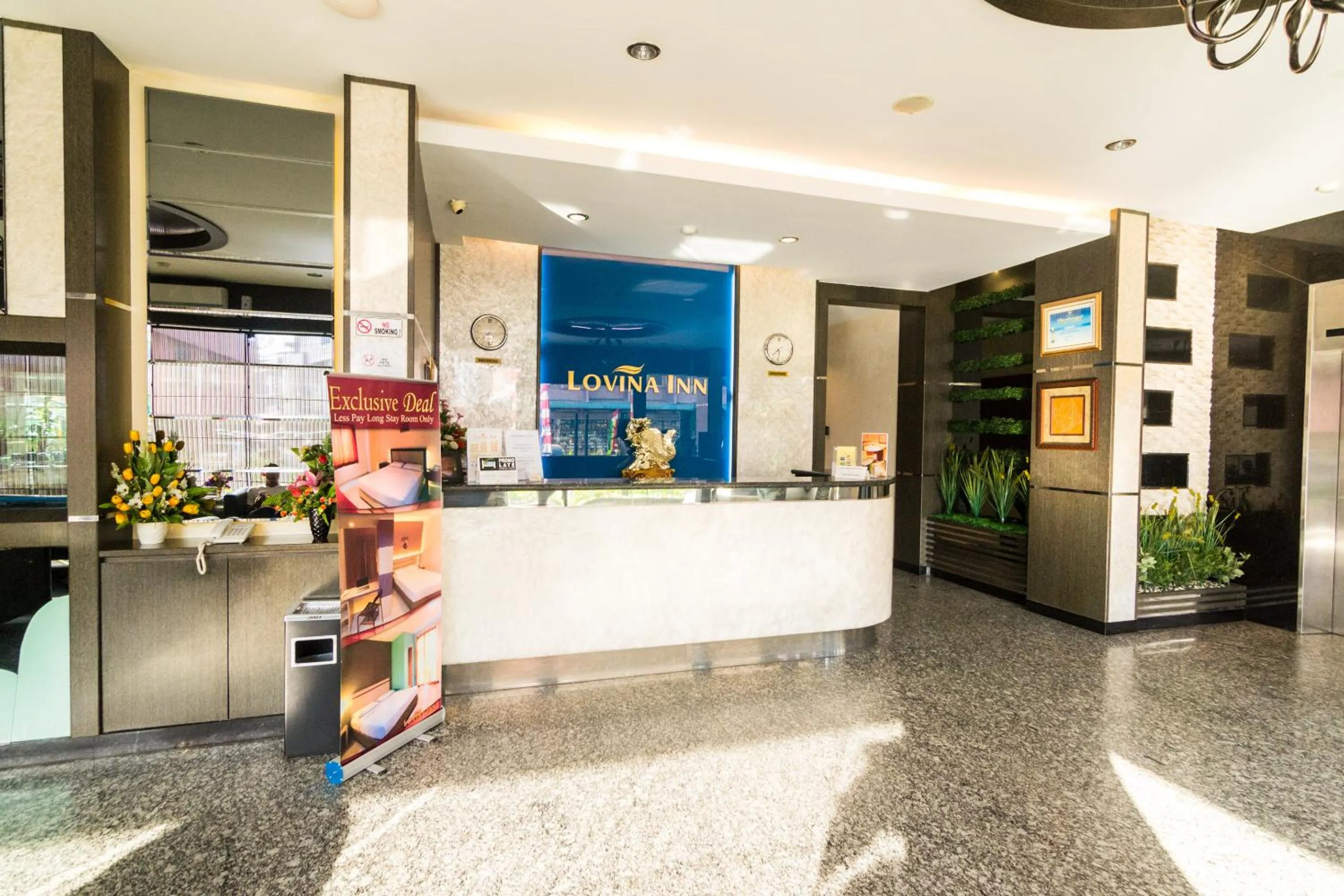 Lobby or reception in Lovina Inn - Nagoya Batam