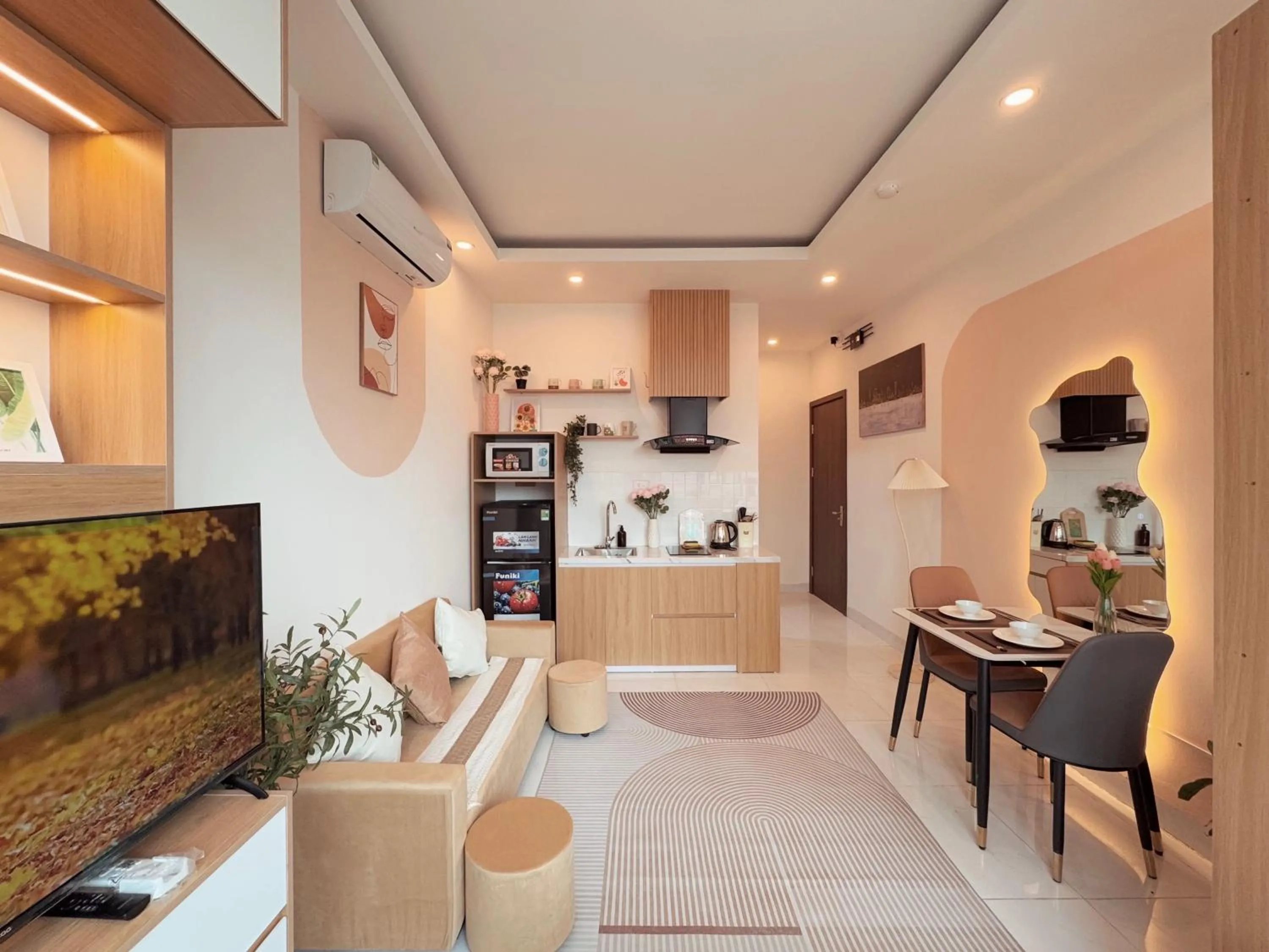 The Little Hanoi - Super Central Apartment