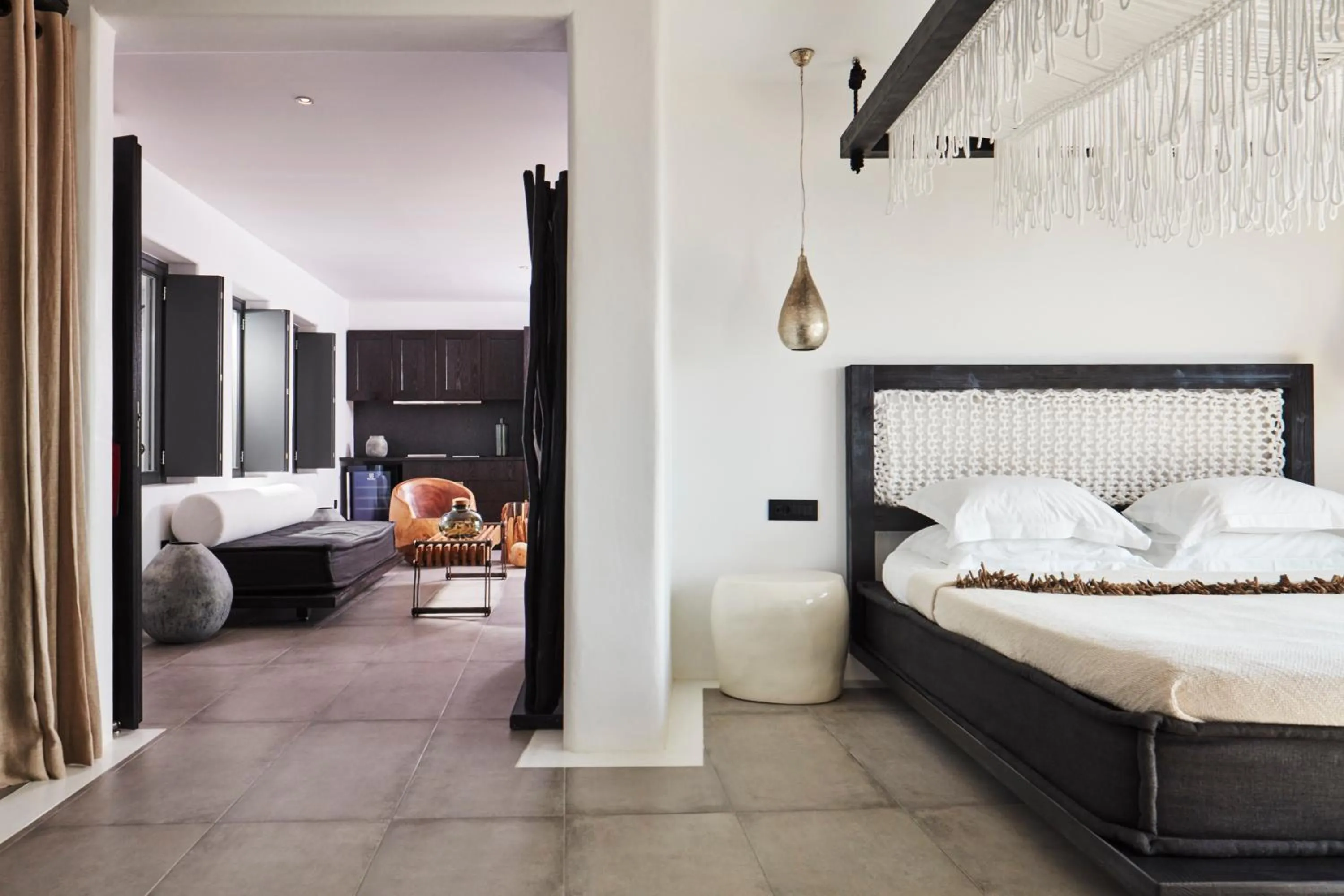 Kitchen or kitchenette, Bed in Myconian Utopia Relais & Chateaux