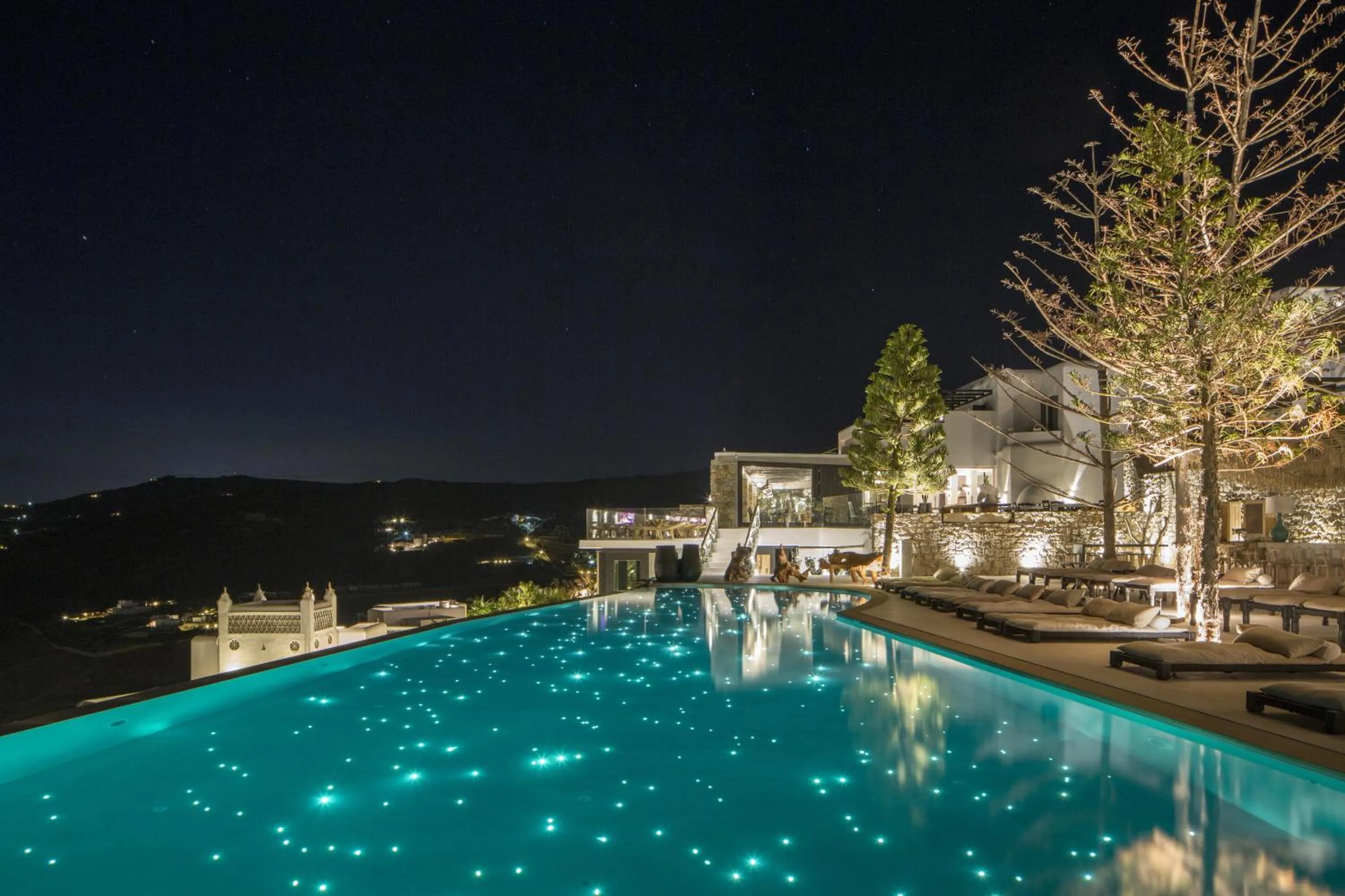 Night in Myconian Utopia Relais & Chateaux