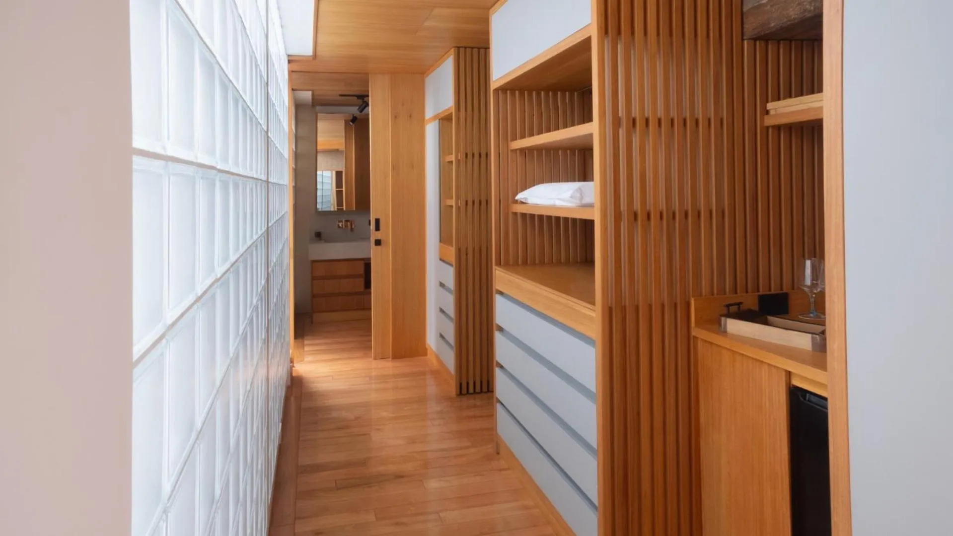 wardrobe in Casa Santa Clara - Colonial Boutique Hotel