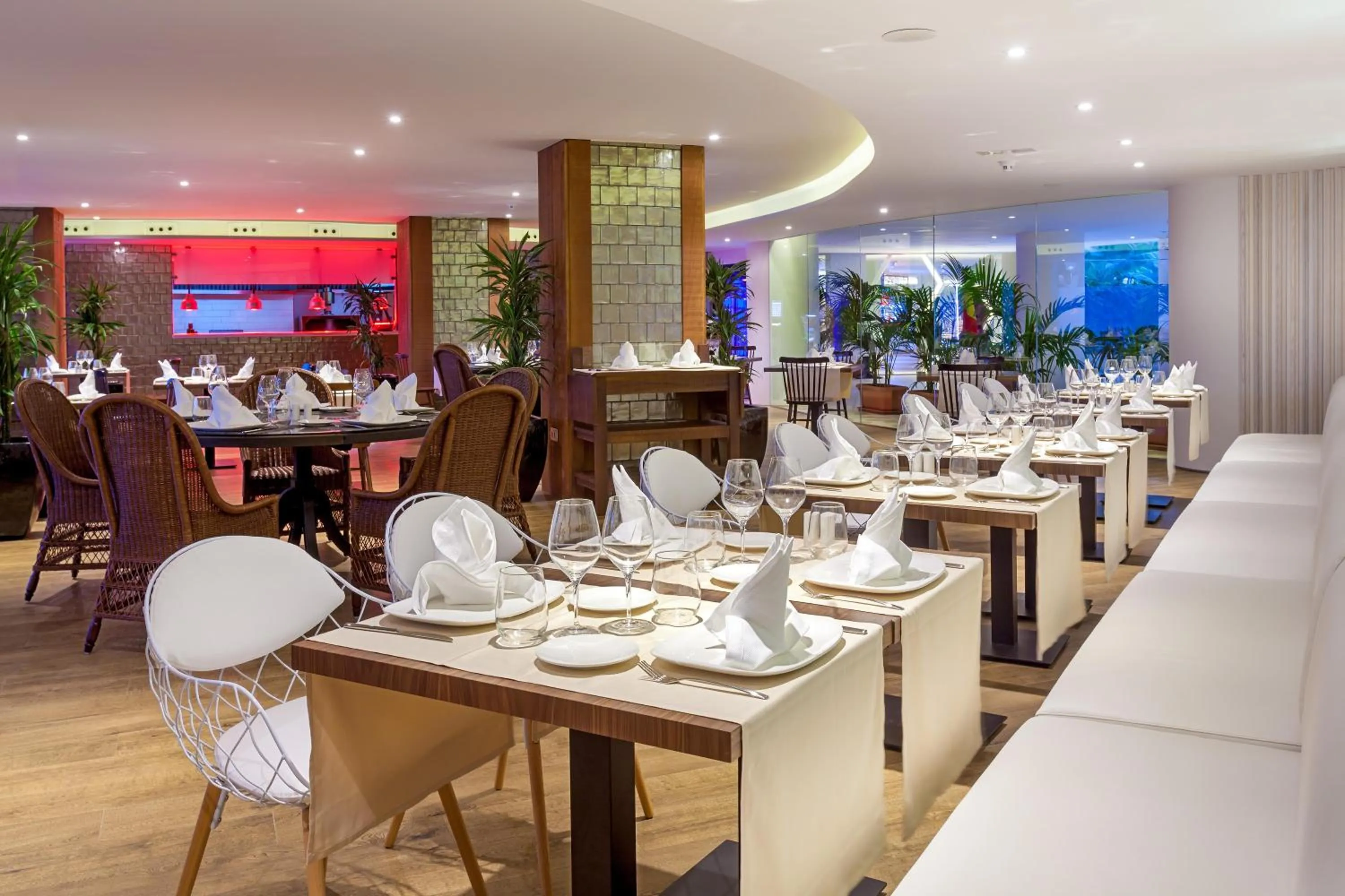 Restaurant/places to eat in Tigotan Lovers & Friends Playa de las Americas - Adults Only (+18)