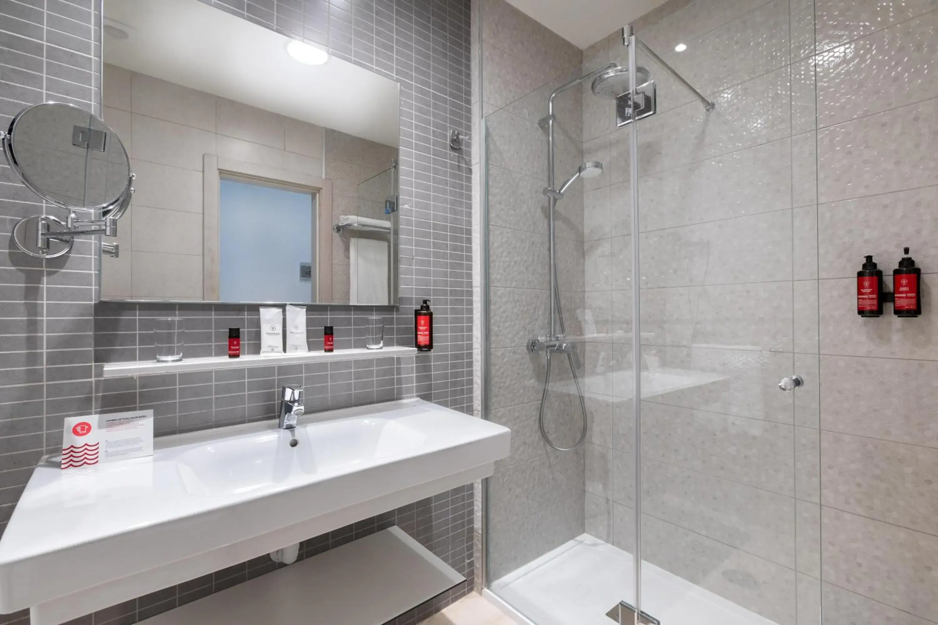 Bathroom in Tigotan Lovers & Friends Playa de las Americas - Adults Only (+18) Bathroom in Tigotan Lovers & Friends Playa de las Americas - Adults Only (+18)