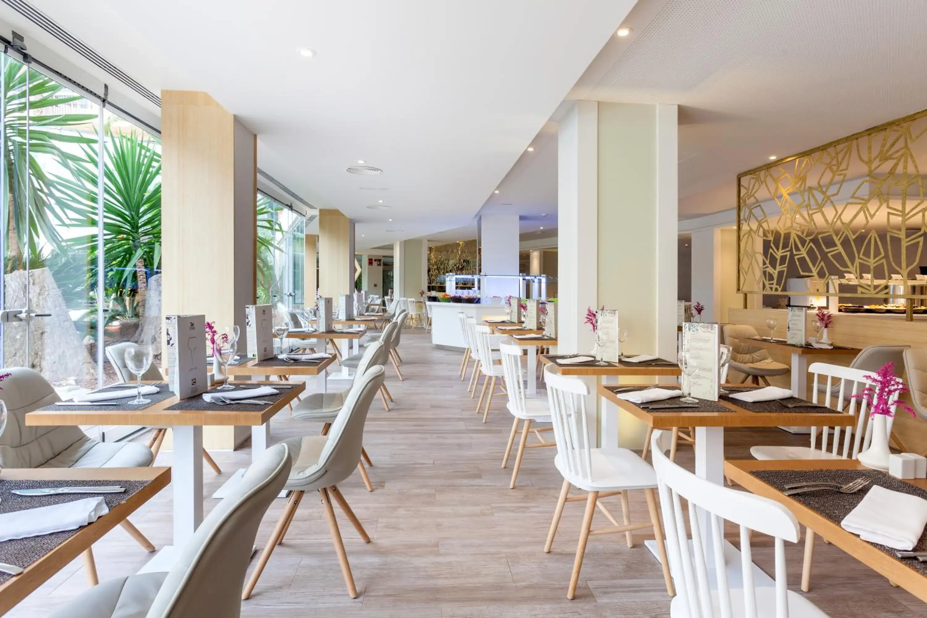 Restaurant/places to eat in Tigotan Lovers & Friends Playa de las Americas - Adults Only (+18) Restaurant/places to eat in Tigotan Lovers & Friends Playa de las Americas - Adults Only (+18)