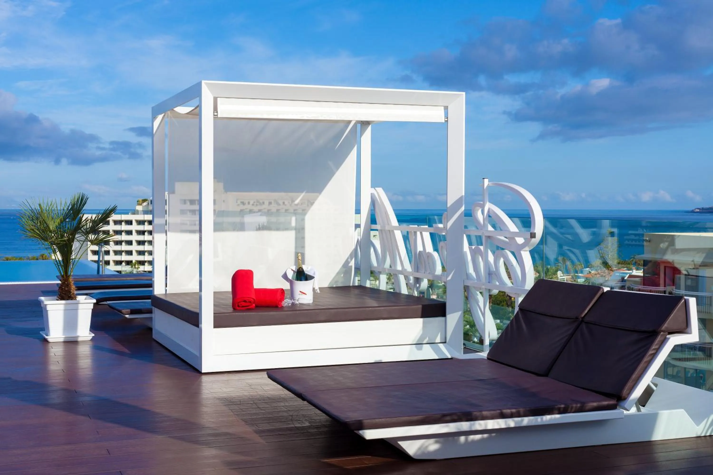 Balcony/Terrace in Tigotan Lovers & Friends Playa de las Americas - Adults Only (+18)