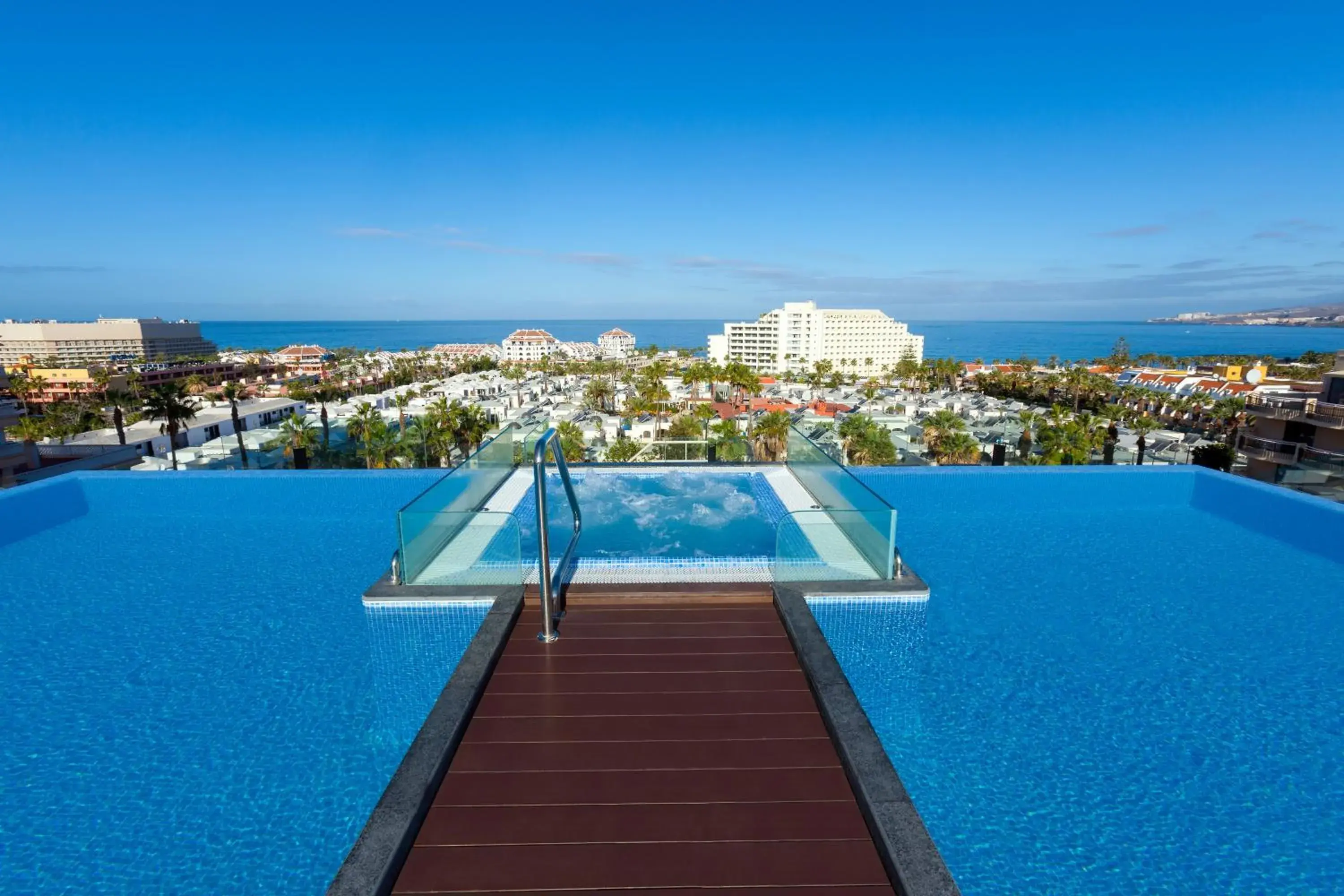 Swimming pool in Tigotan Lovers & Friends Playa de las Americas - Adults Only (+18) Swimming pool in Tigotan Lovers & Friends Playa de las Americas - Adults Only (+18)