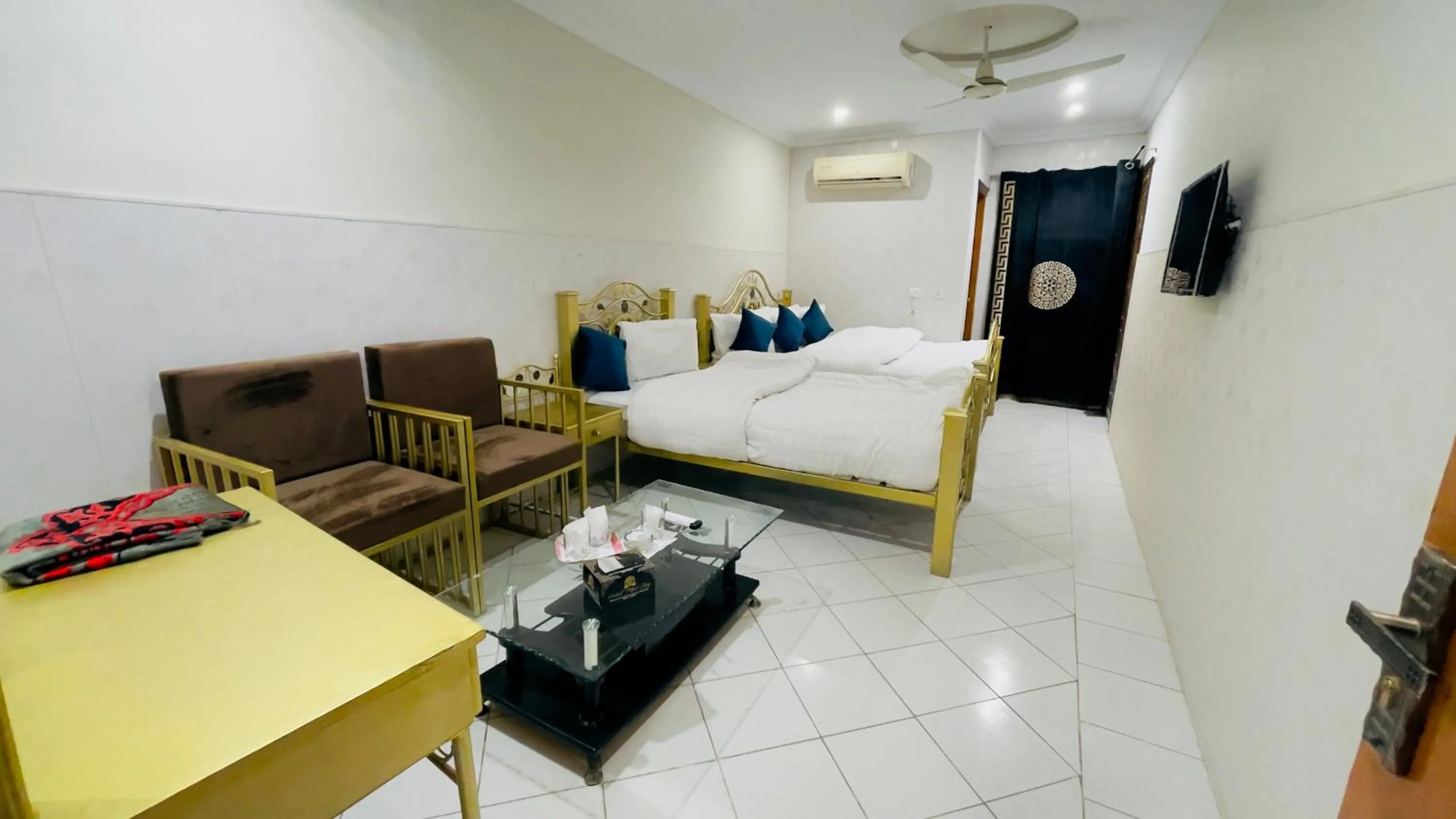 Two-Bedroom Suite in Hotel New Mid City Multan