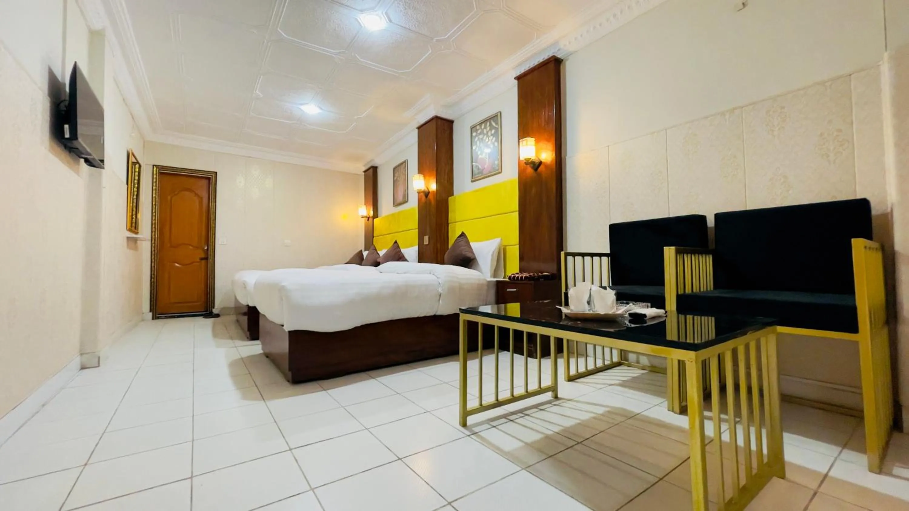 Hotel New Mid City Multan
