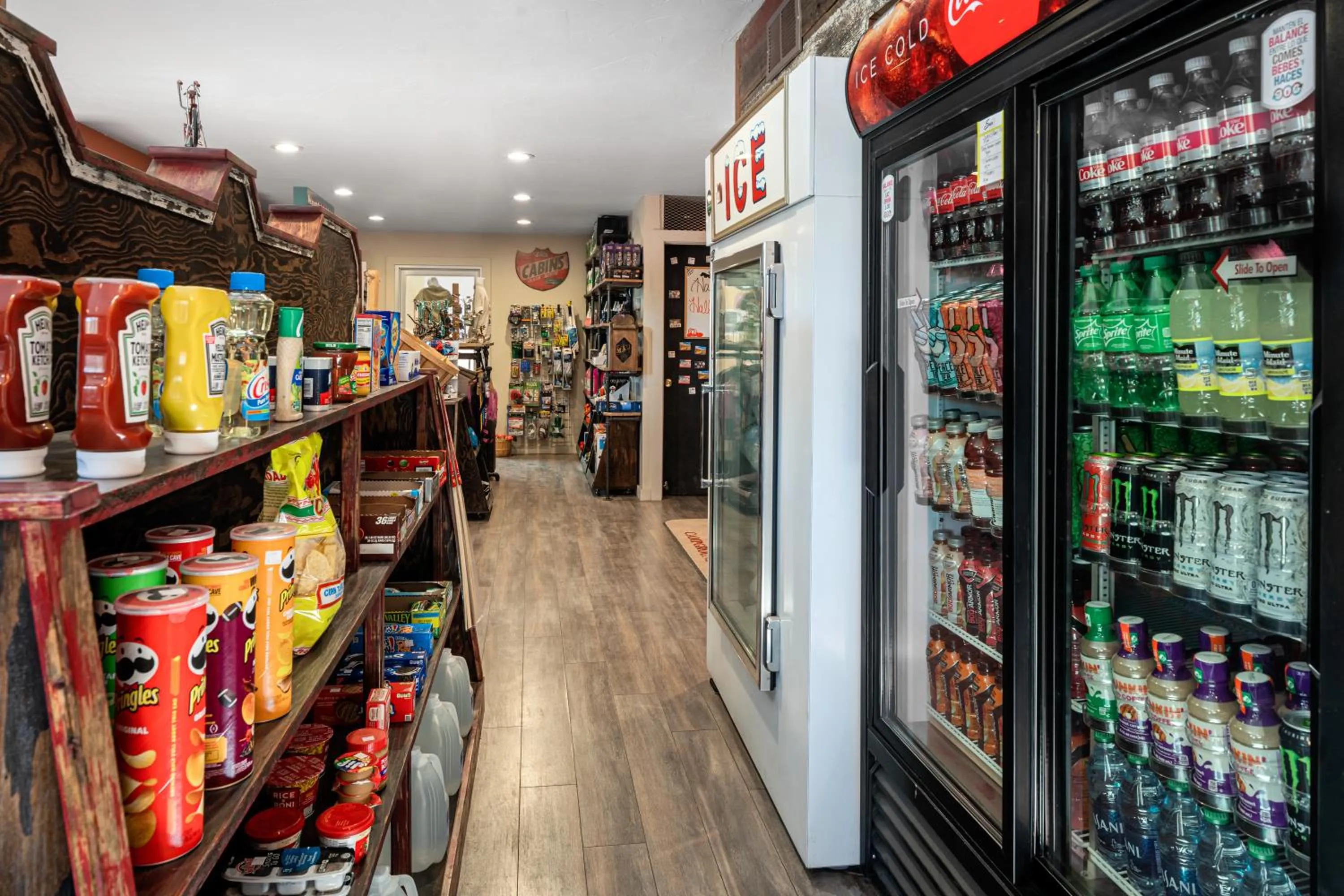 On-site shops in Sun Outdoors Arches Gateway