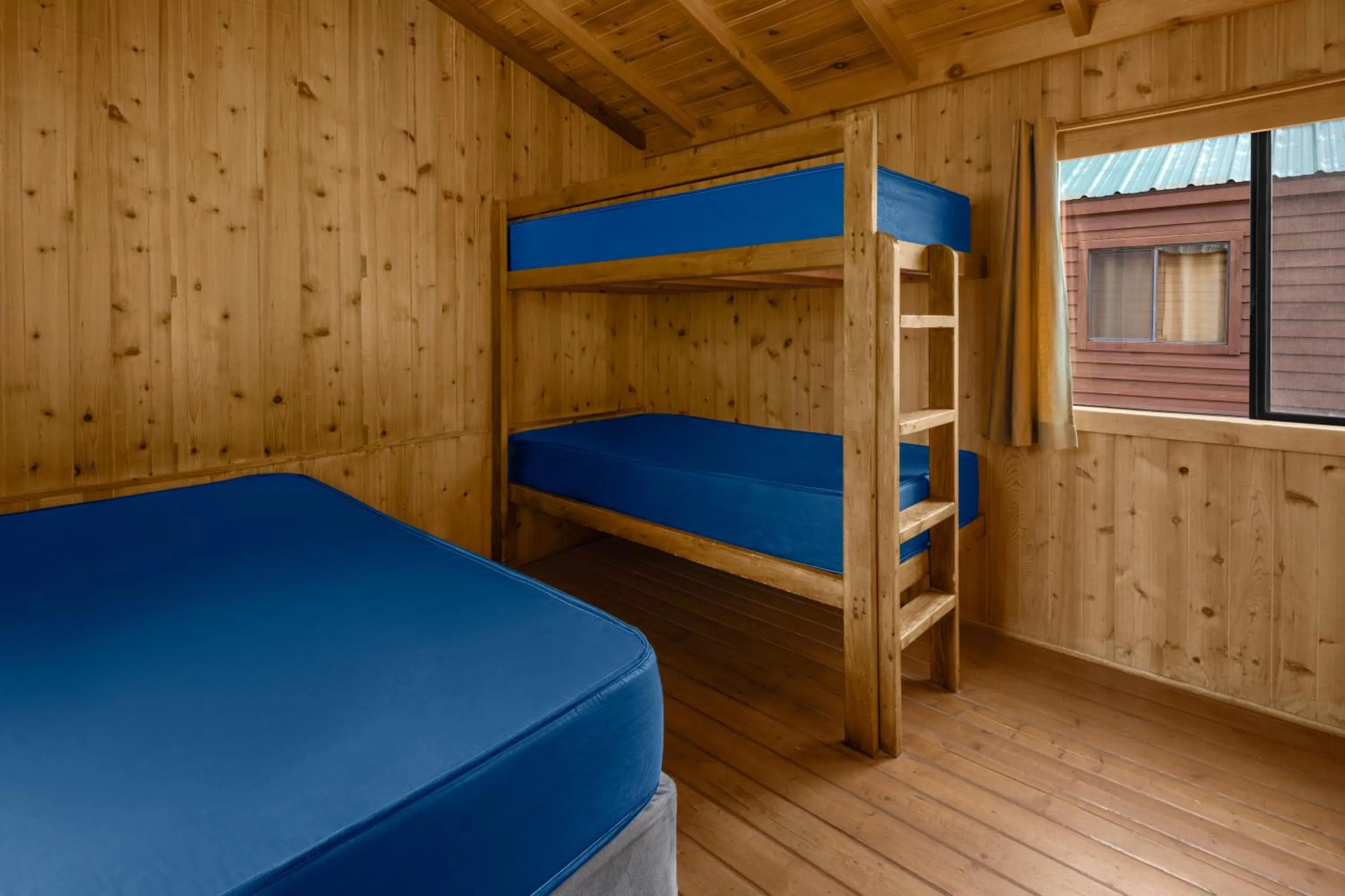 Bedroom, Bed in Sun Outdoors Arches Gateway