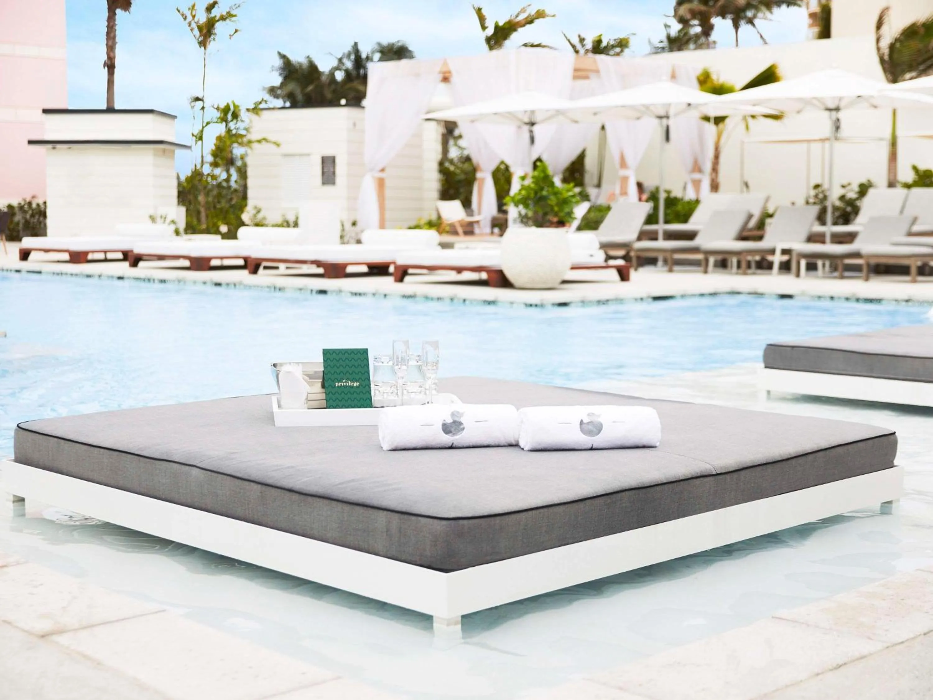 Restaurant/places to eat in SLS at Baha Mar