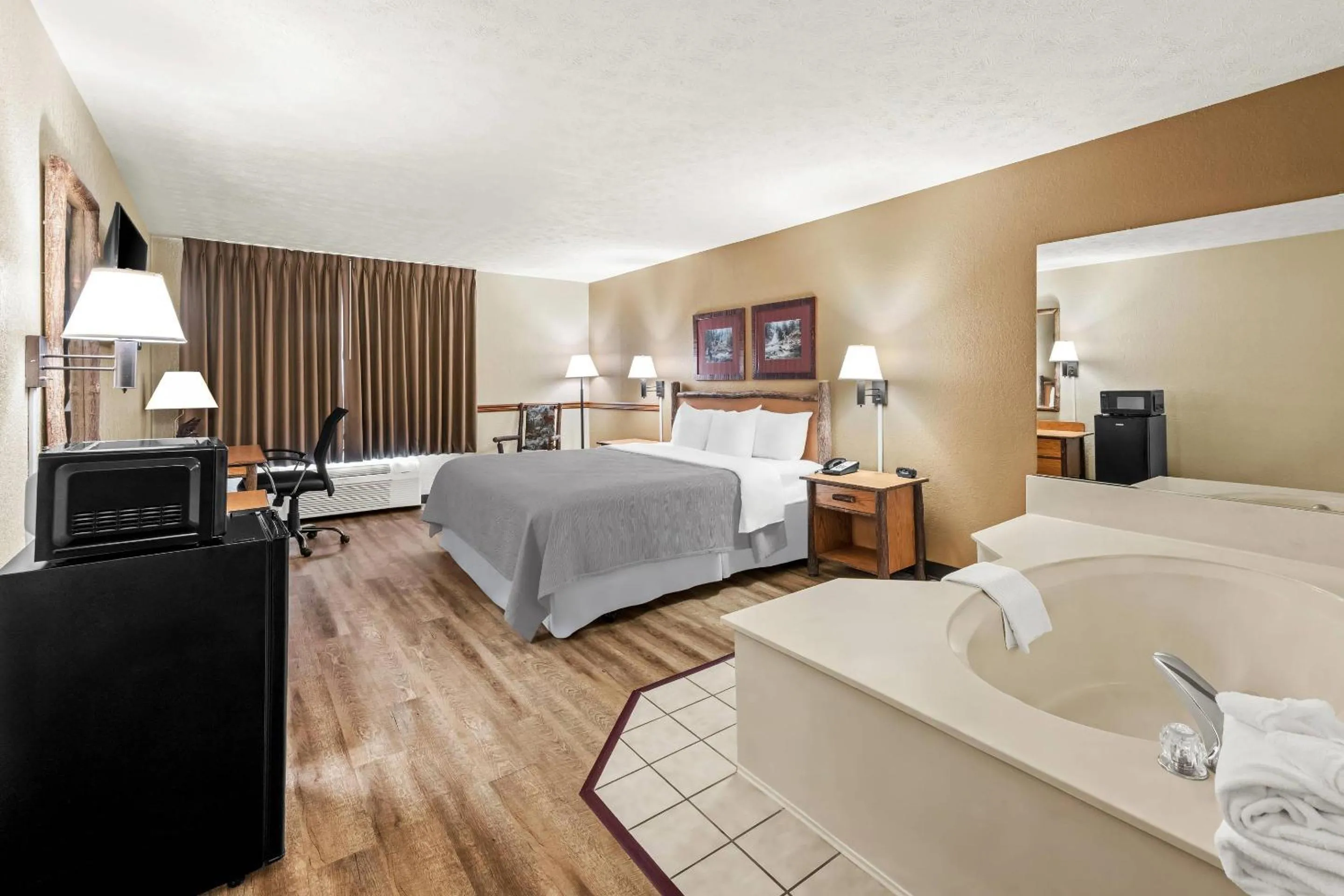 Bedroom, Bed in Quality Inn & Suites Big Stone Gap