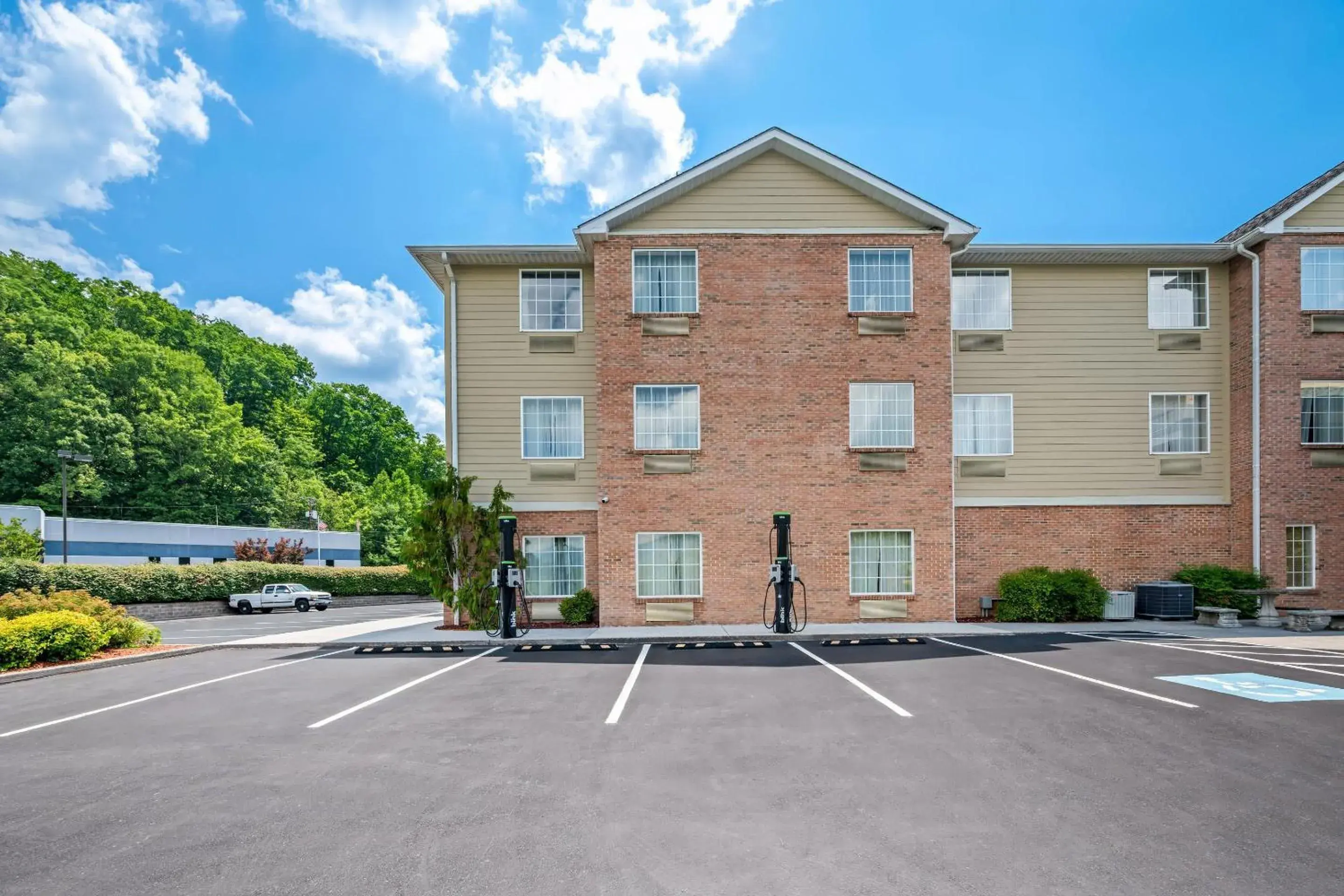 Property building in Quality Inn & Suites Big Stone Gap Property building in Quality Inn & Suites Big Stone Gap