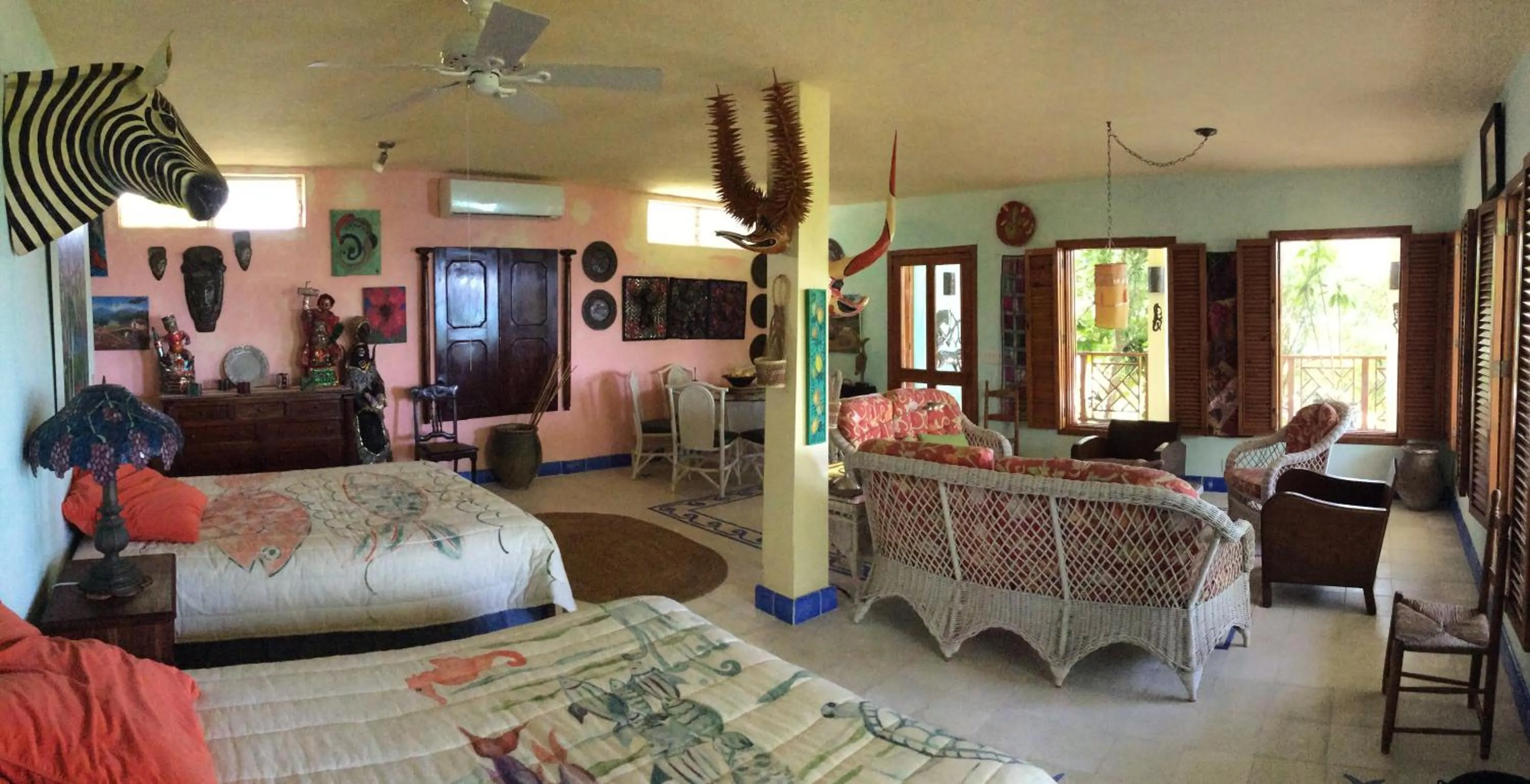 Photo of the whole room in Suites la Colline