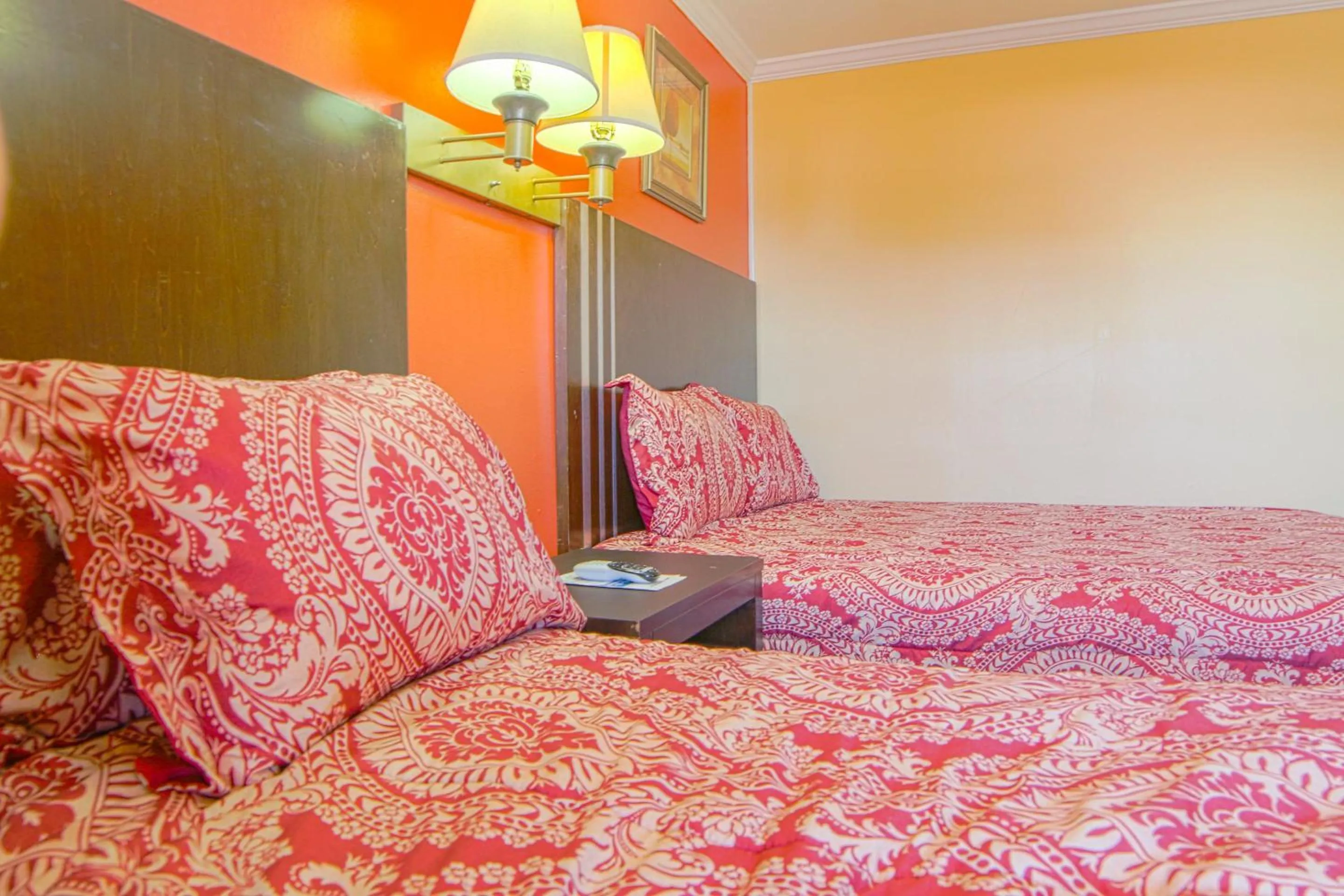 Bedroom, Bed in Economy Inn By OYO Lockport near Houma