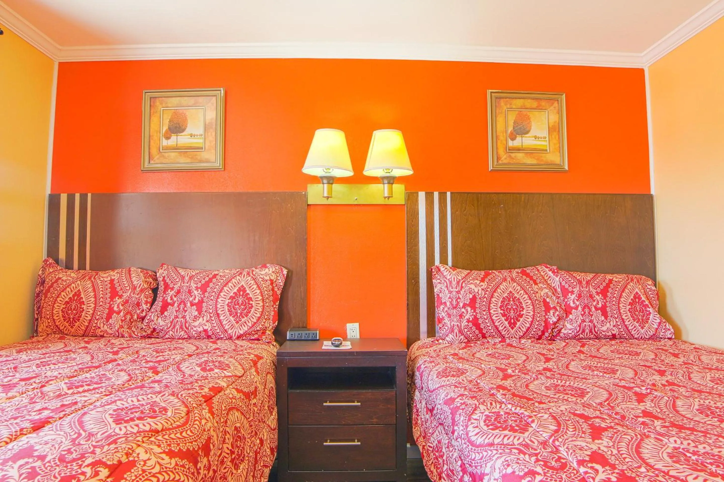 Bedroom, Bed in Economy Inn By OYO Lockport near Houma