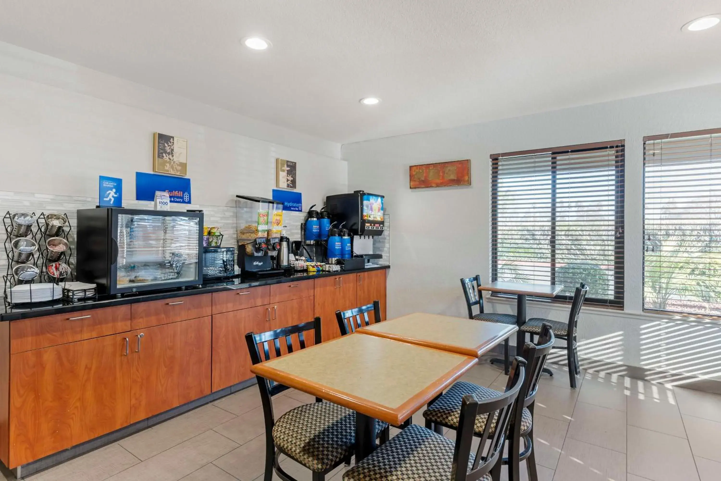 Breakfast in Best Western Cordelia Inn Breakfast in Best Western Cordelia Inn