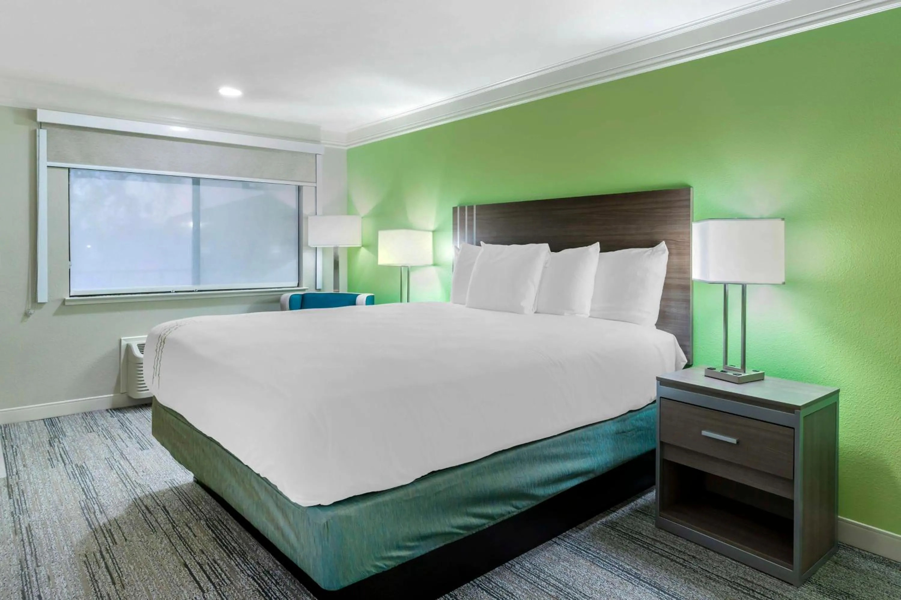 Bedroom, Bed in Best Western Cordelia Inn